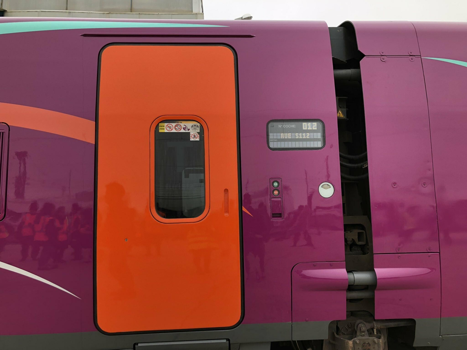 Fotos de la presentación del AVE 'Low Cost' de Renfe: Avlo