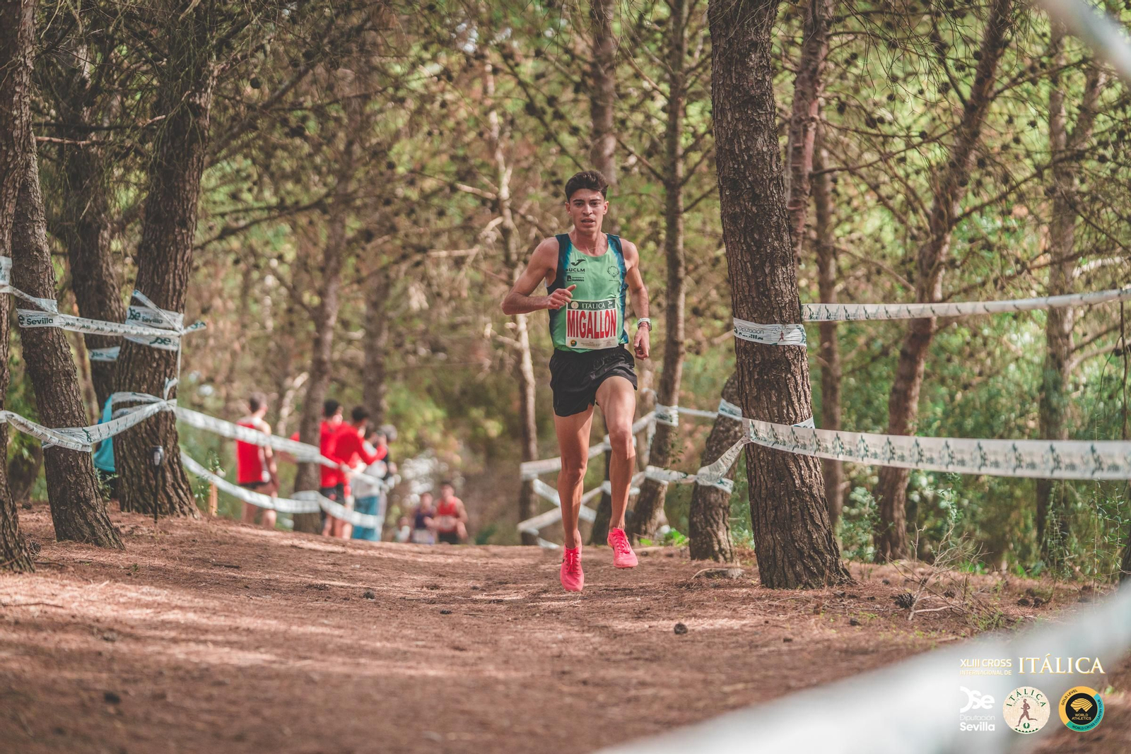 Búscate en las fotos del Cross de Itálica 2025 | 12
