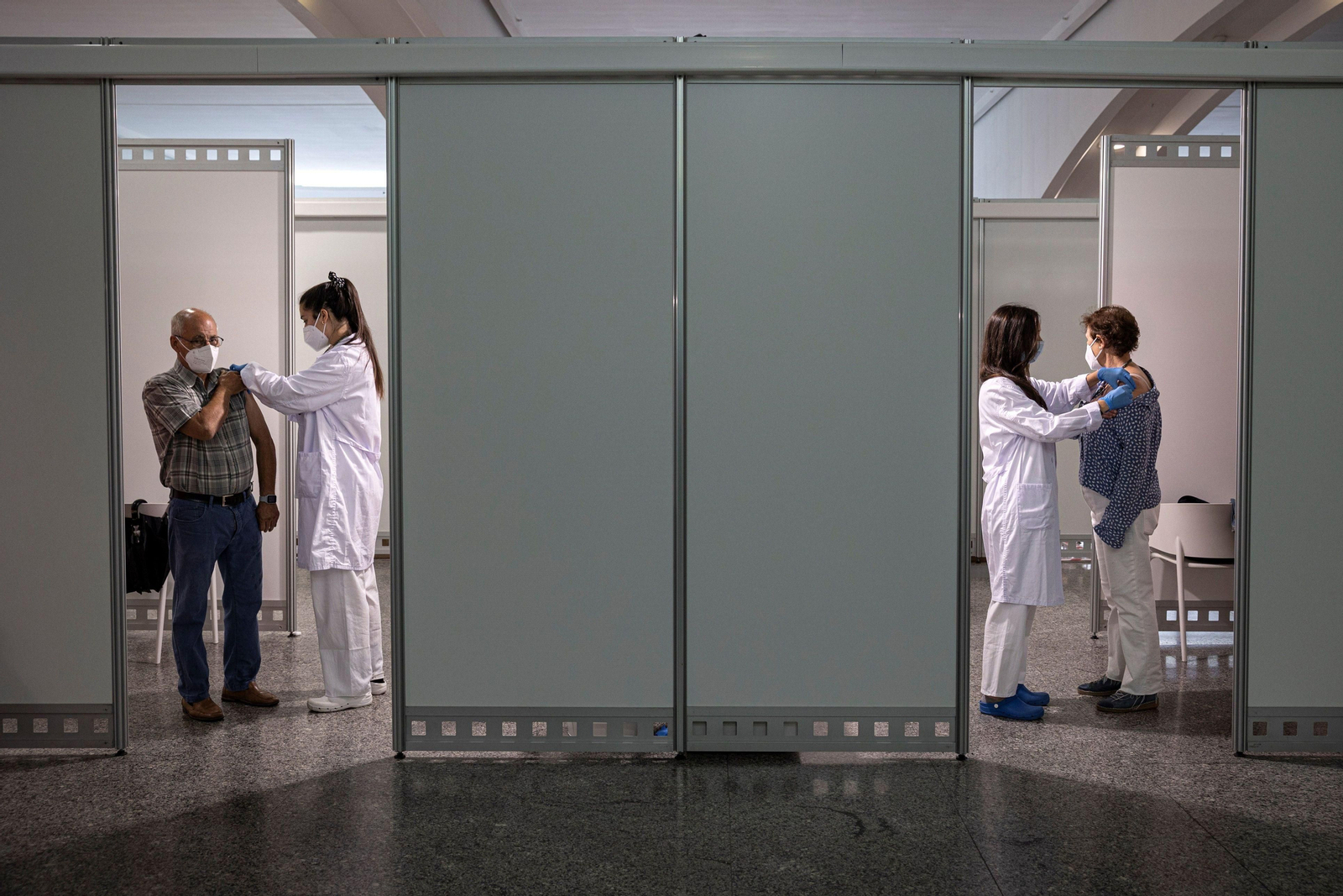 Continúa la campaña de vacunación masiva.