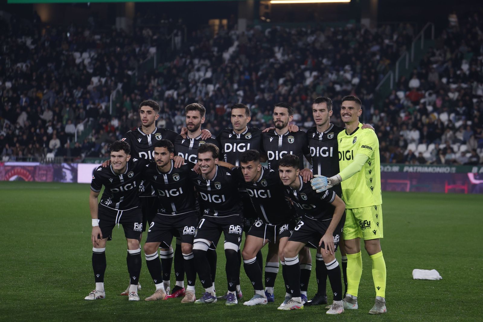 Las mejores fotos del ambiente en El Arcángel para el Córdoba CF - Burgos