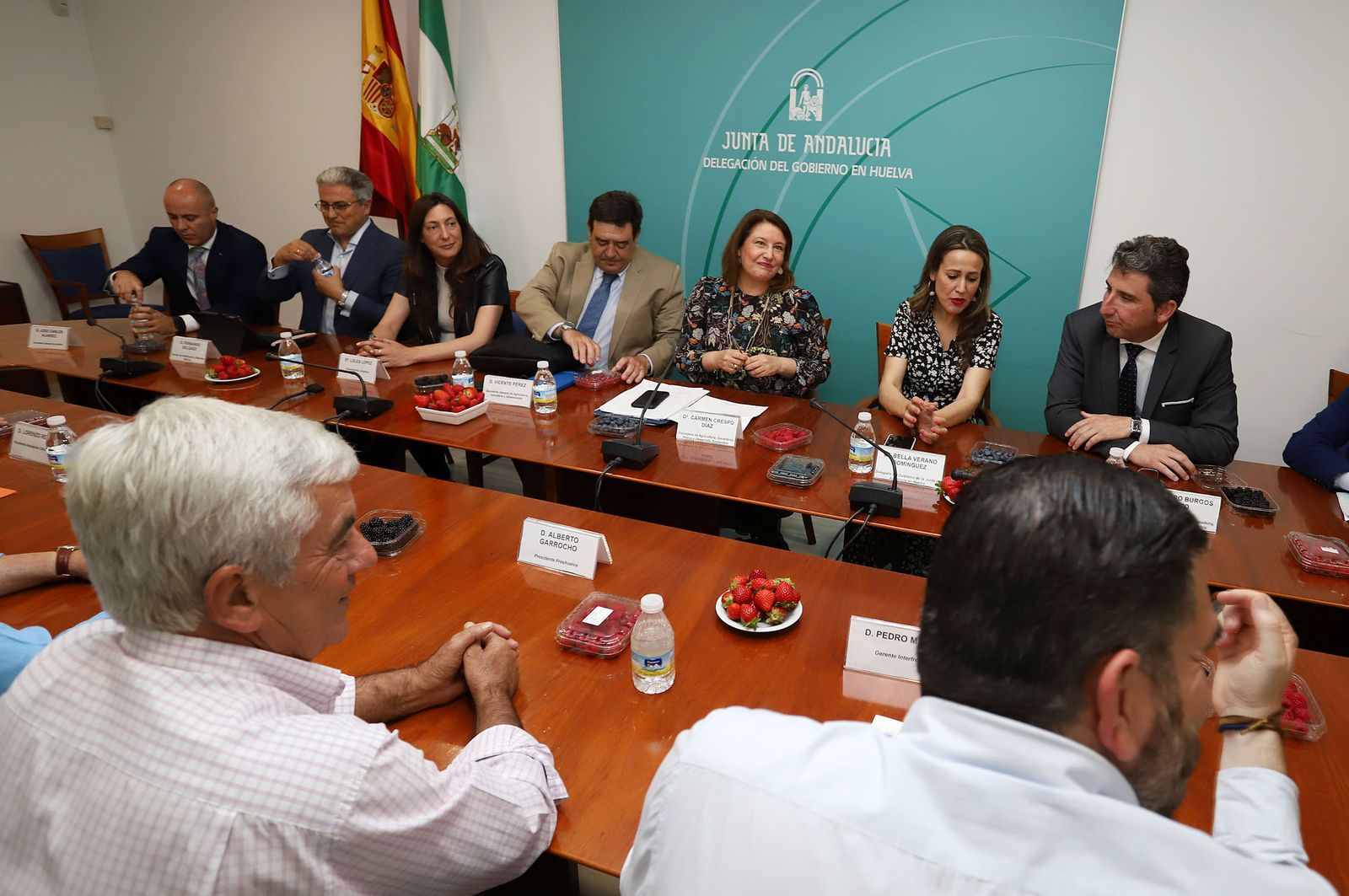 eunión de la consejera de Agricultura, Carmen Crespo, con Interfresa y los citricultores.