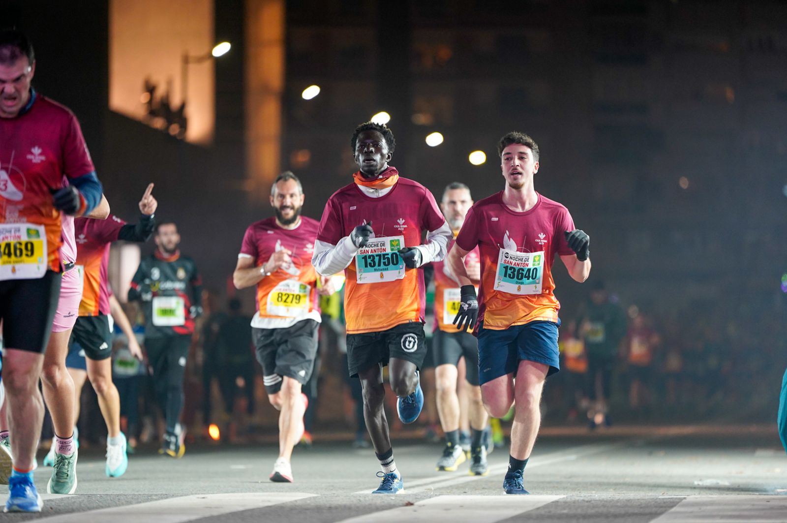 En imágenes: búscate en tu llegada a meta de la Carrera de San Antón 2026 (10)