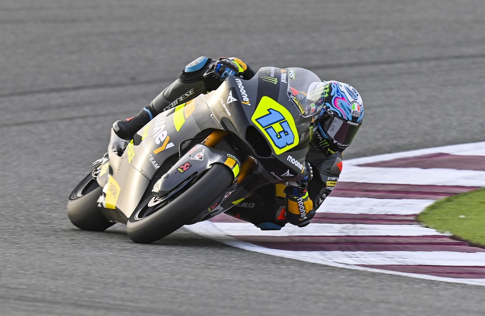 Celestino Vietti rueda en cabeza en Lusail.