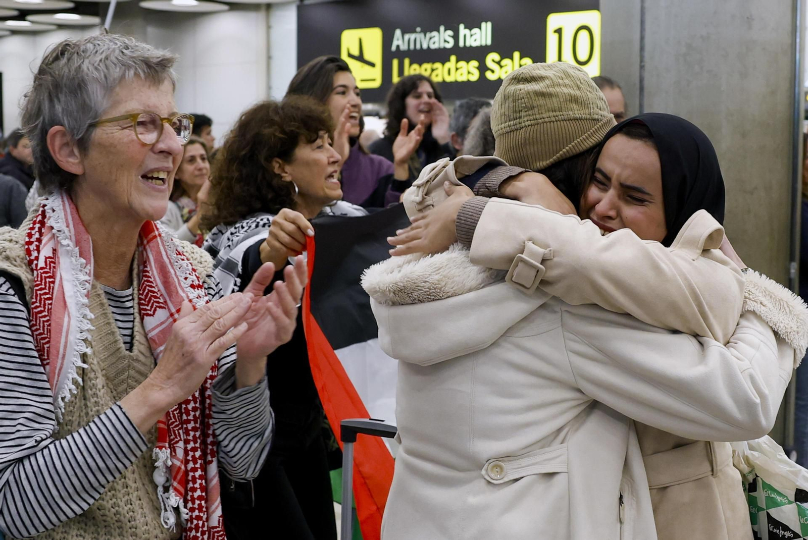 Uno de los siete jóvenes de Gaza con visados de estudio que han llegado este miércoles a Madrid, para continuar su formación en diferentes universidades españolas, después de haber recibido becas Erasmus+ o de refugio.
