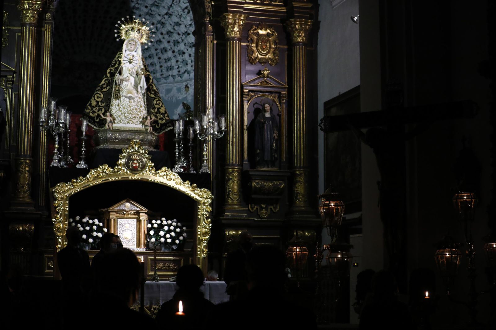 El vía crucis de Cuaresma de los Dolores, en fotografías