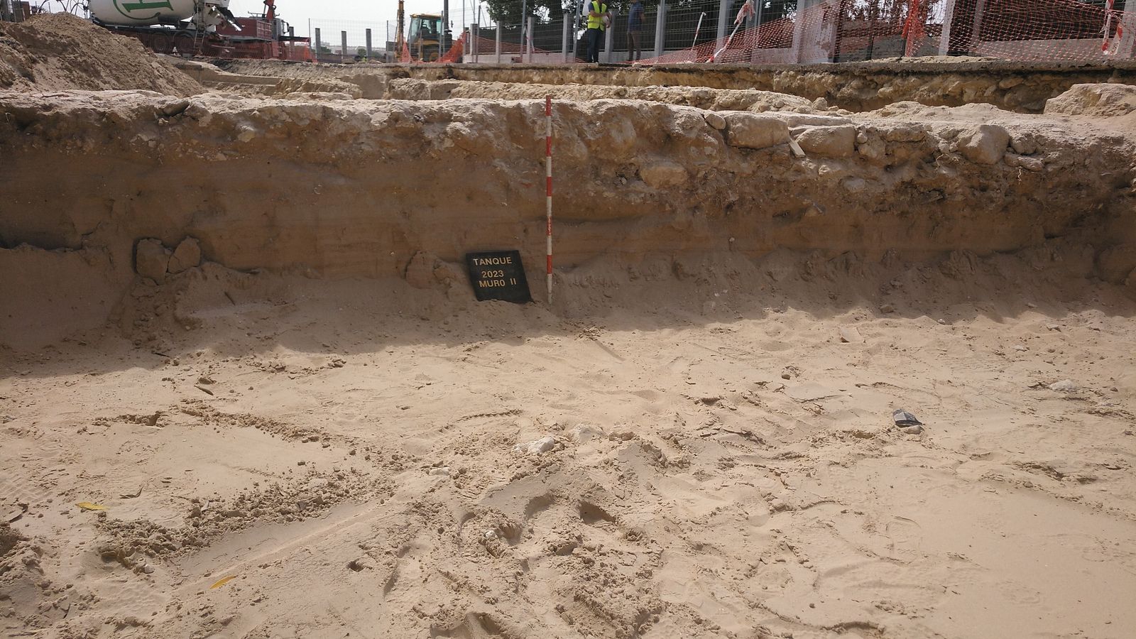 Las estructuras son del siglo XIX y están compuestas de piedra arenisca y piedra ostionera.