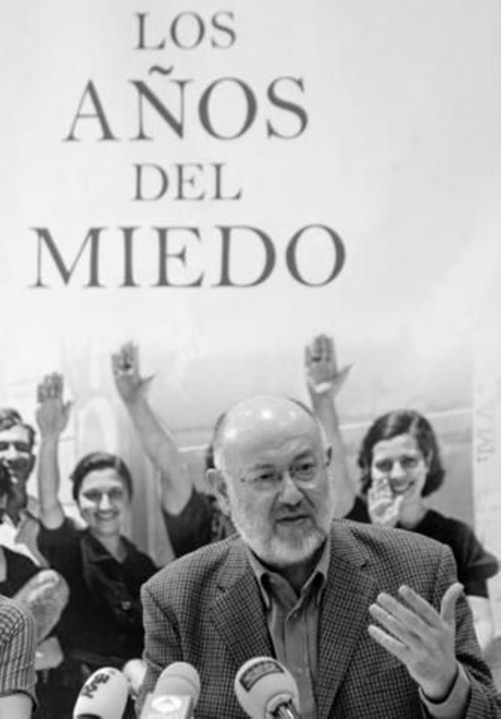 Juan Eslava Galán, durante la presentación ayer en Madrid de 'Los años del miedo'.