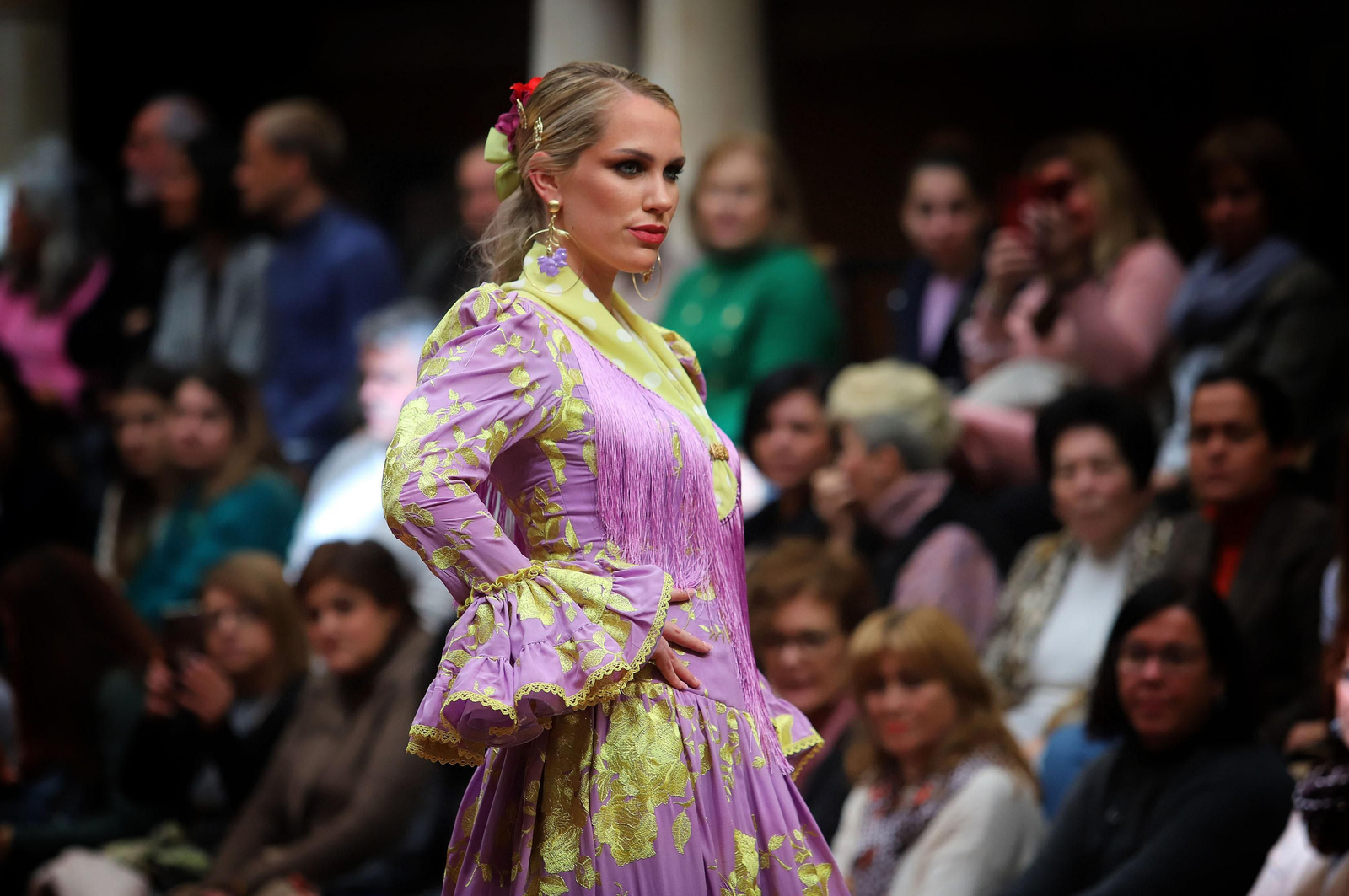Huelva Flamenca 2023. Imágenes del desfile benéfico de El Ajolí a favor de Cruz Roja Española