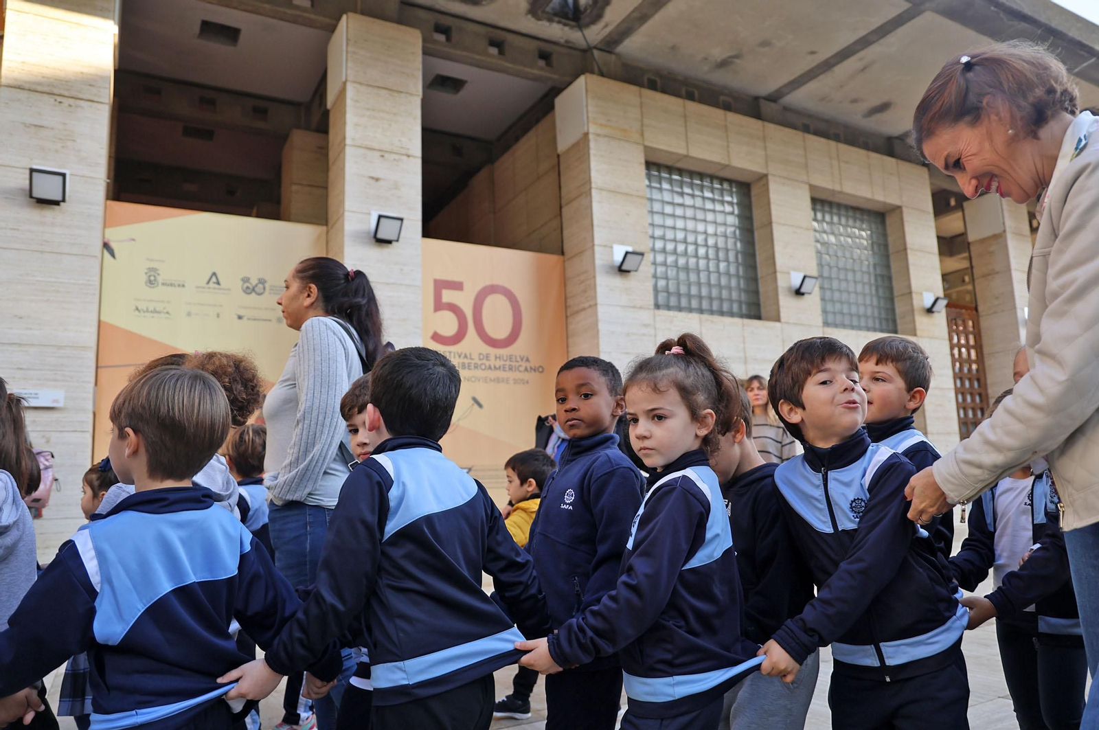 Imágenes de la sección Primera Pantalla para escolares y presentración de películas a concurso del 50 Festival de Huelva Cine Iberoamericano