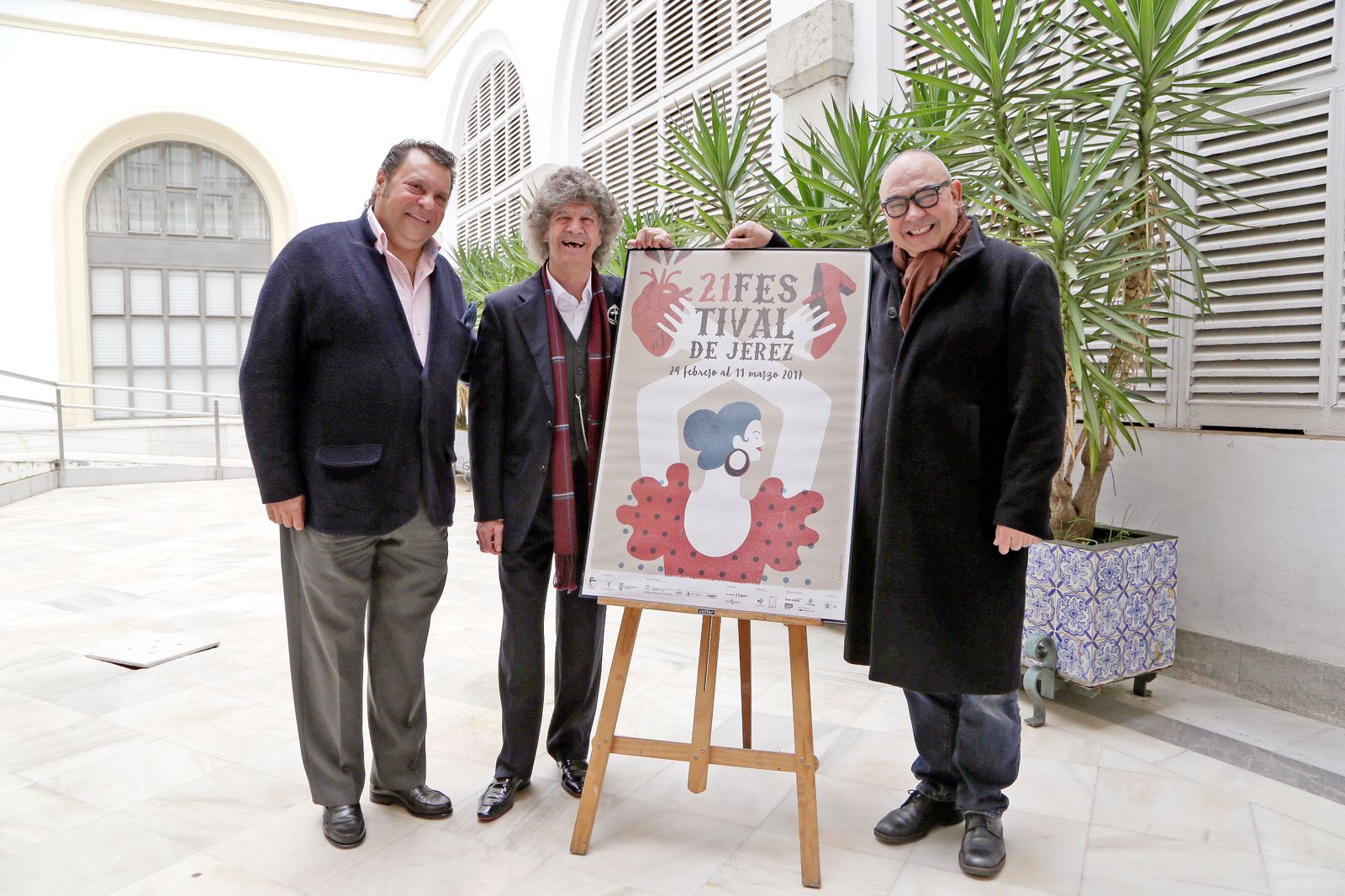 Manuel 'El Borrico', José de los Camarones y Juan Dolores Caballero, ayer en San Ginés.