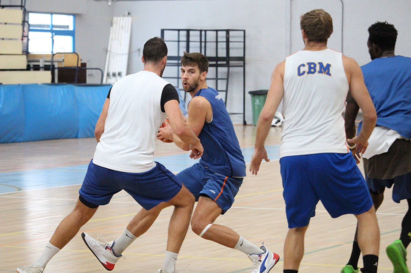 Un entrenamiento en el CB Marbella.