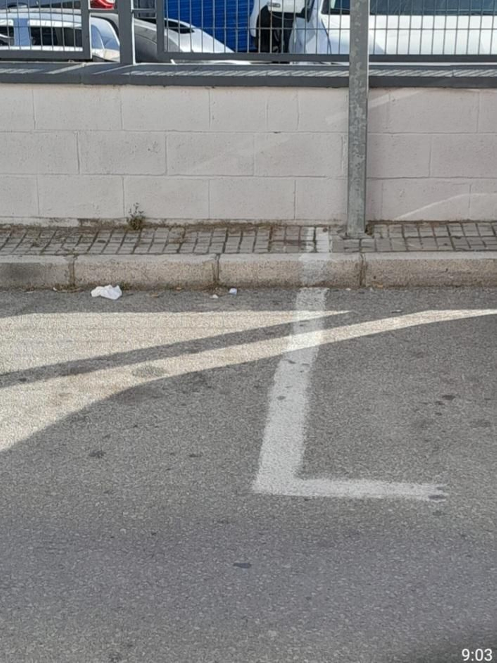 Vecinos de Jerez denuncian "señalización falsa" de aparcamiento en la calle Mayor Aflicción Vecinos de Jerez denuncian "señalización falsa" de aparcamiento en la calle Mayor Aflicción