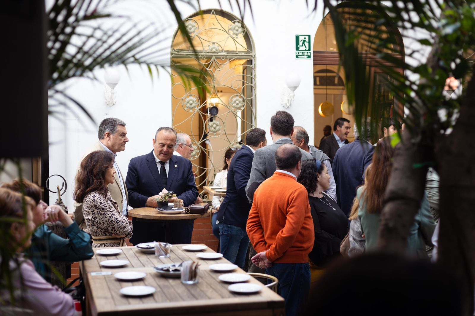 Imágenes de la presentación de la Guía de la Semana Santa de Huelva y su provincia 2023