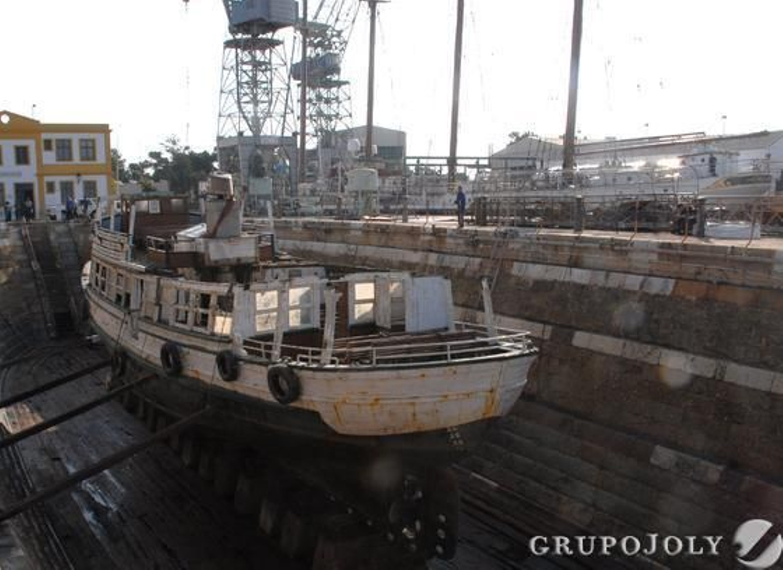 El Vaporcito se encuentra ya en el dique seco de los astilleros de San Fernando a la espera de una decisión sobre su futuro.

Foto: Elias Pimentel