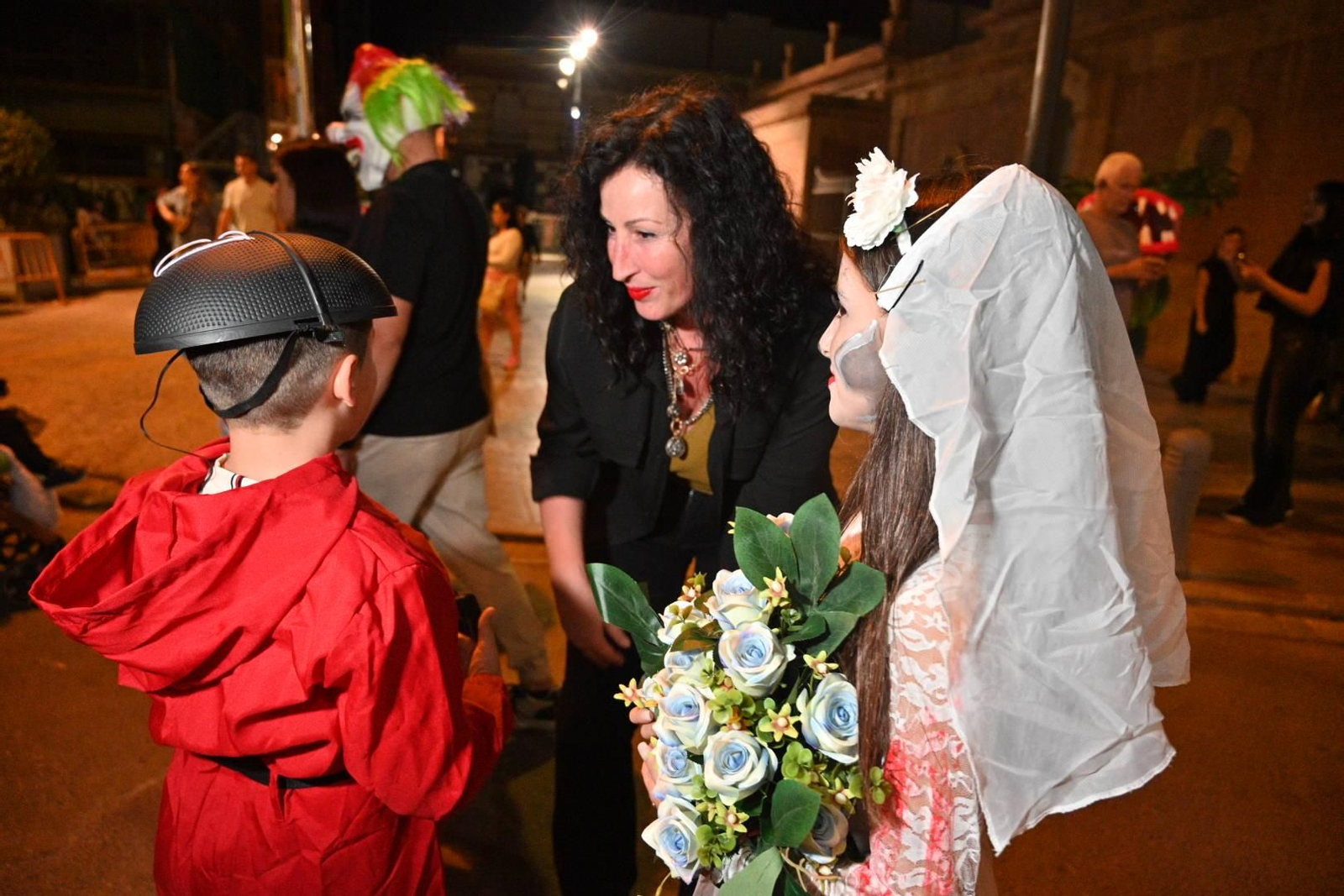 Búscate en las fotos de la Noche en Negro de Almería