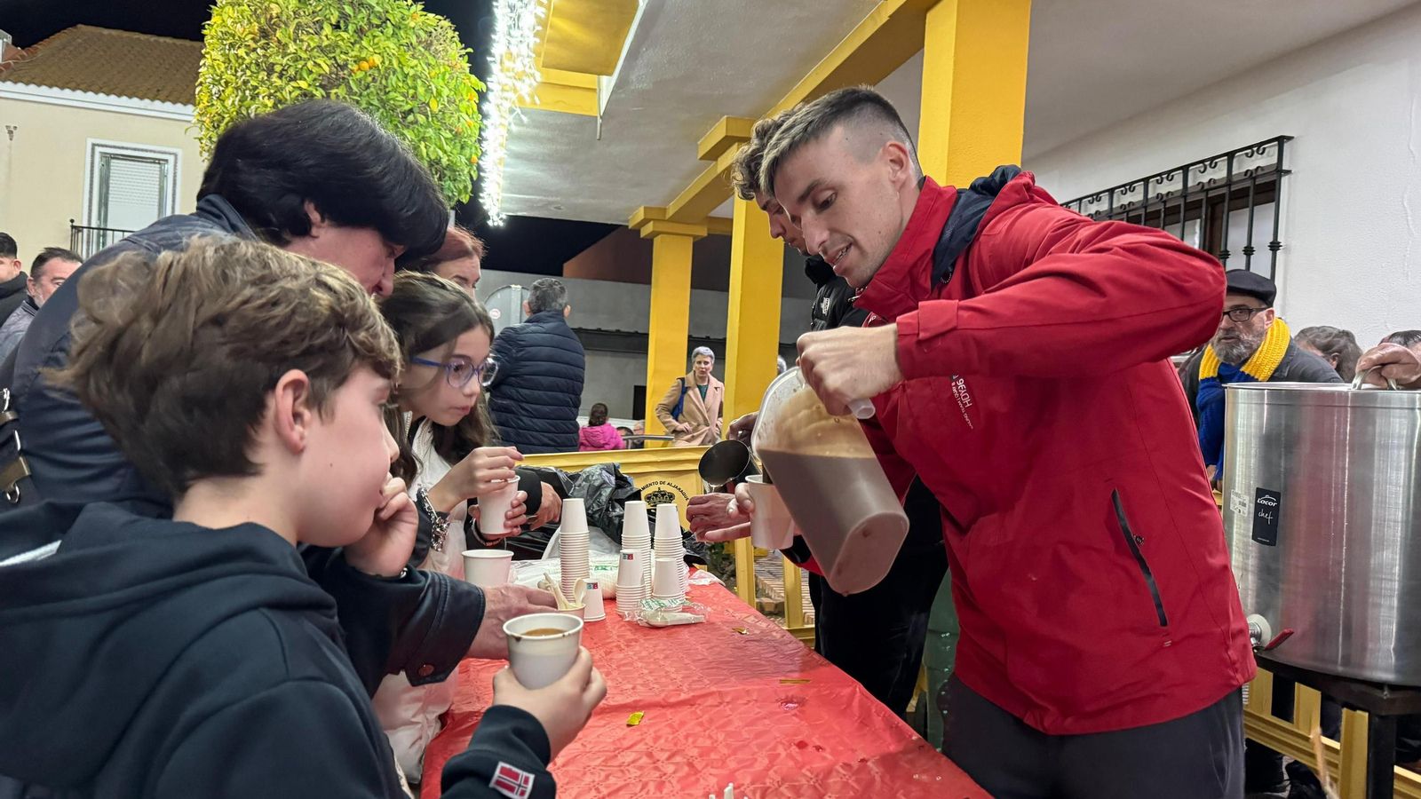 Gran chocolatada gratuita en Aljaraque.