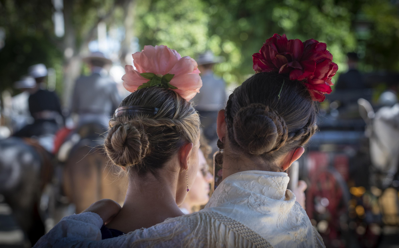 Calor y buen ambiente en el domingo de Feria de Abril 2023