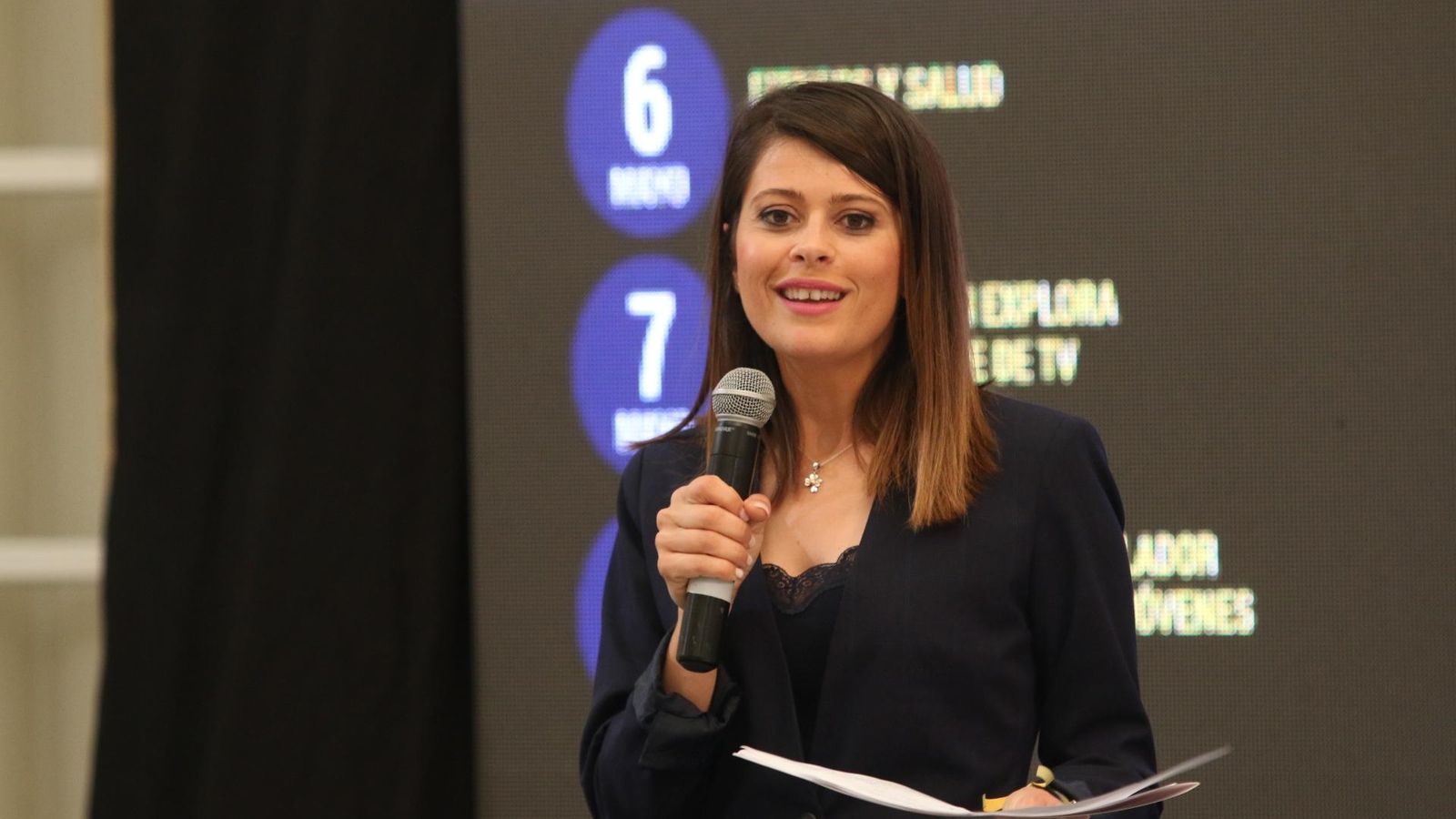 Ángeles Martínez, diputada de Deportes