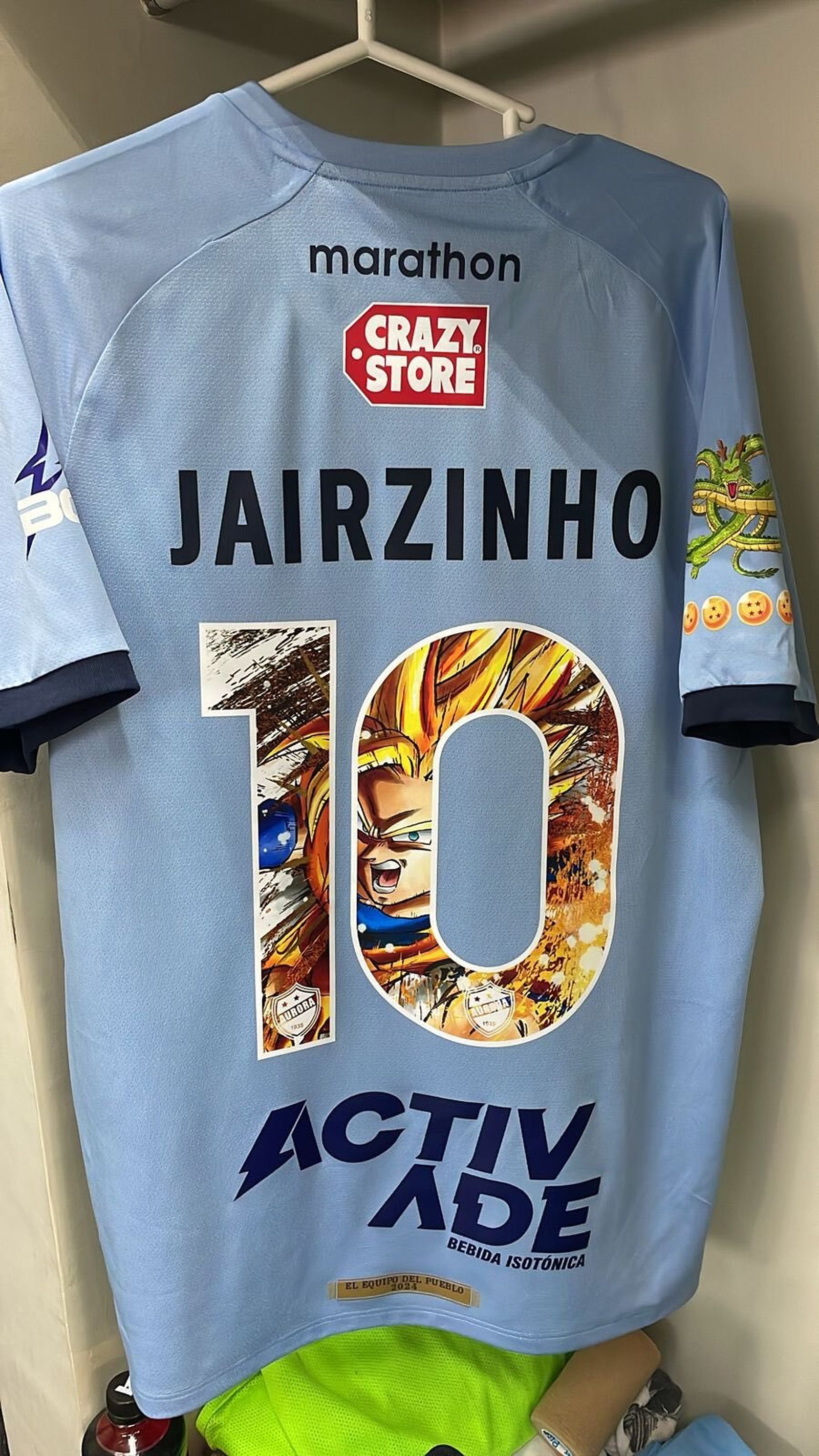 La camiseta homenaje a 'Dragon Ball'  y Toriyama del Club Deportivo Aurora boliviano