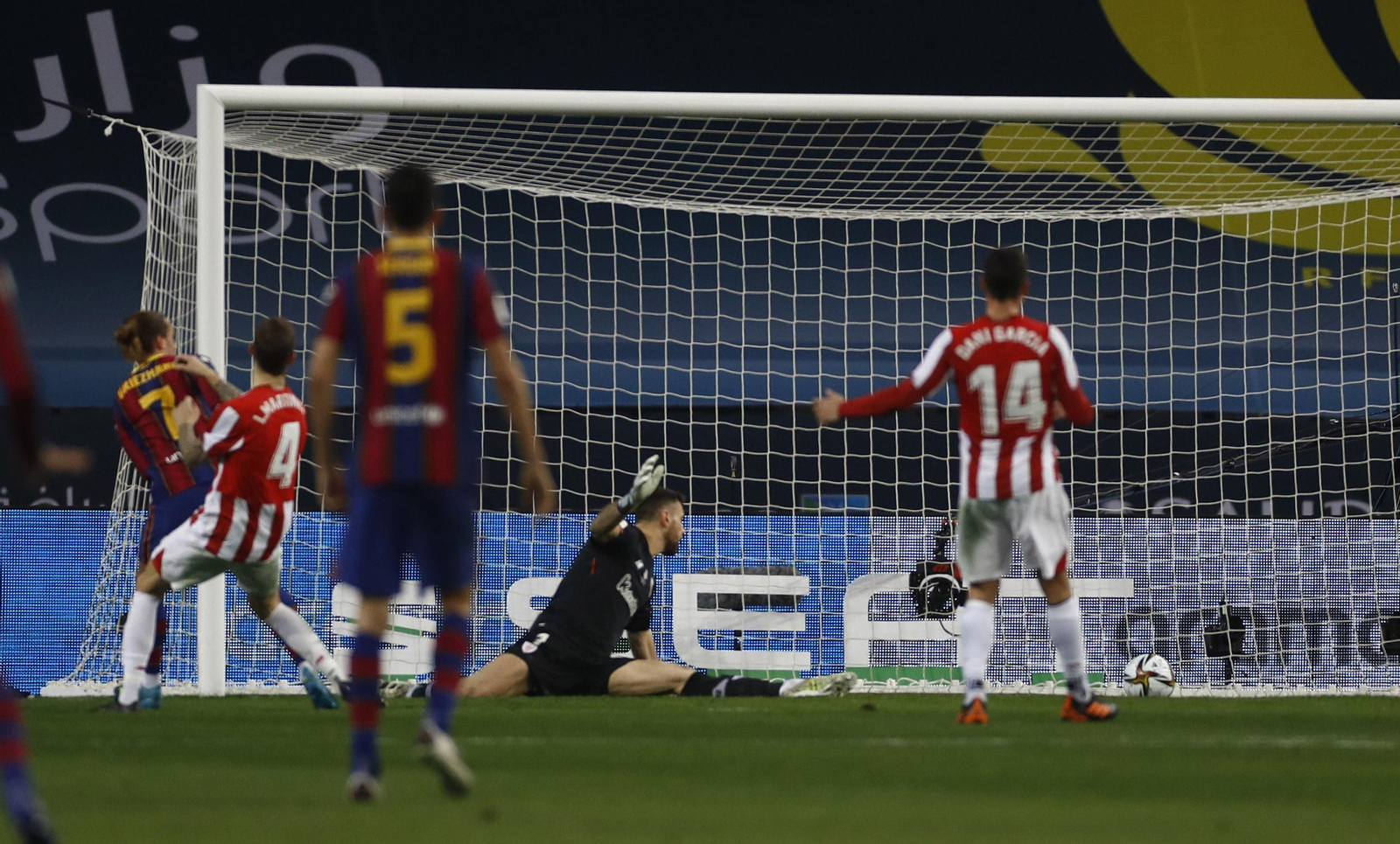 Las imágenes de la final de la Supercopa en Sevilla