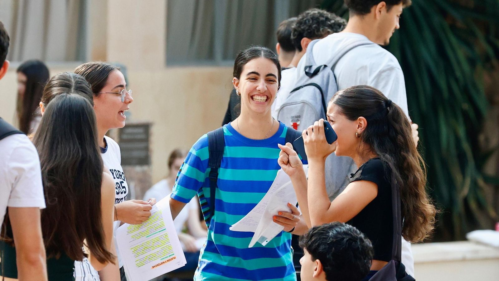 El primer día de exámenes de la Selectividad 2025 en Málaga, en fotos