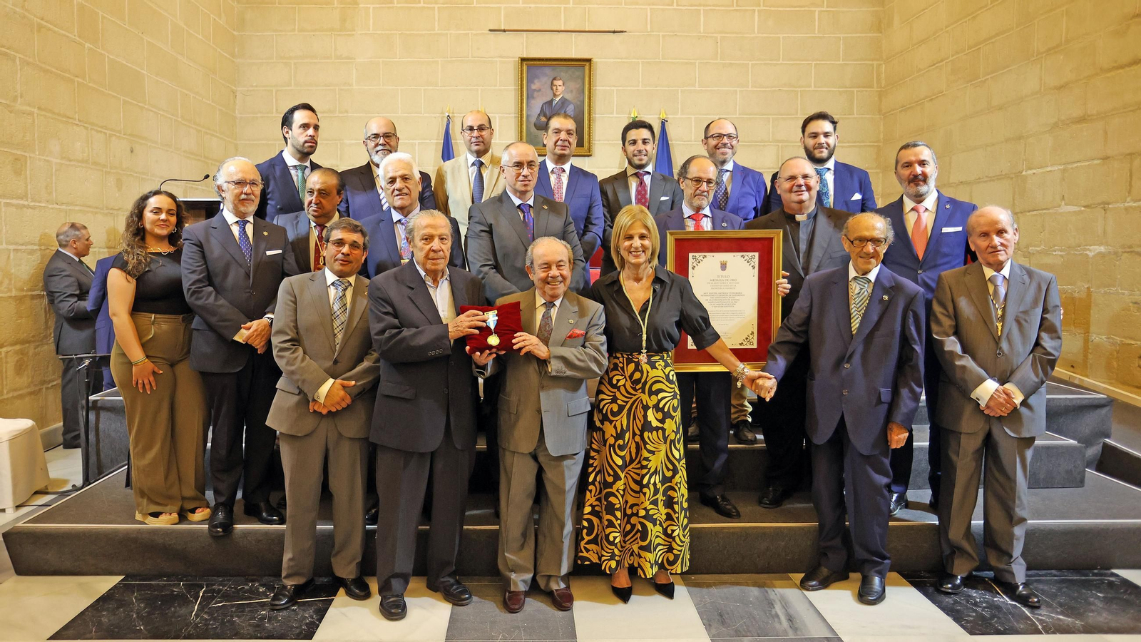 Imágenes de la entrega de la Medalla de Oro de la Ciudad de Jerez a la Hermandad de la Coronación