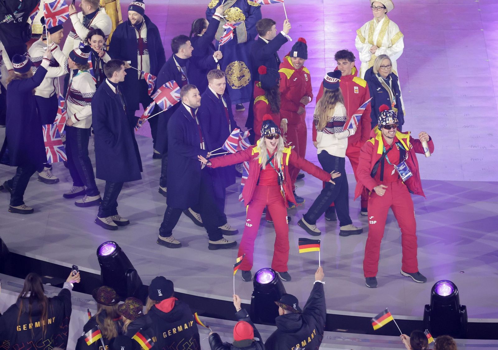 Las mejores fotos de los Juegos Olímpicos de invierno Milán Cortina d'Ampezzo 2026 | Ceremonia de clausura y jornada 17 y última