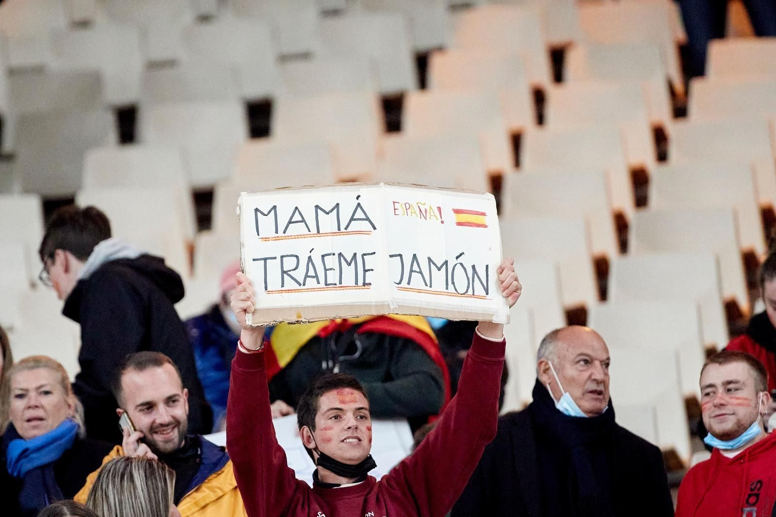 Las imágenes del Grecia-España de clasificación para el Mundial de Catar 2022