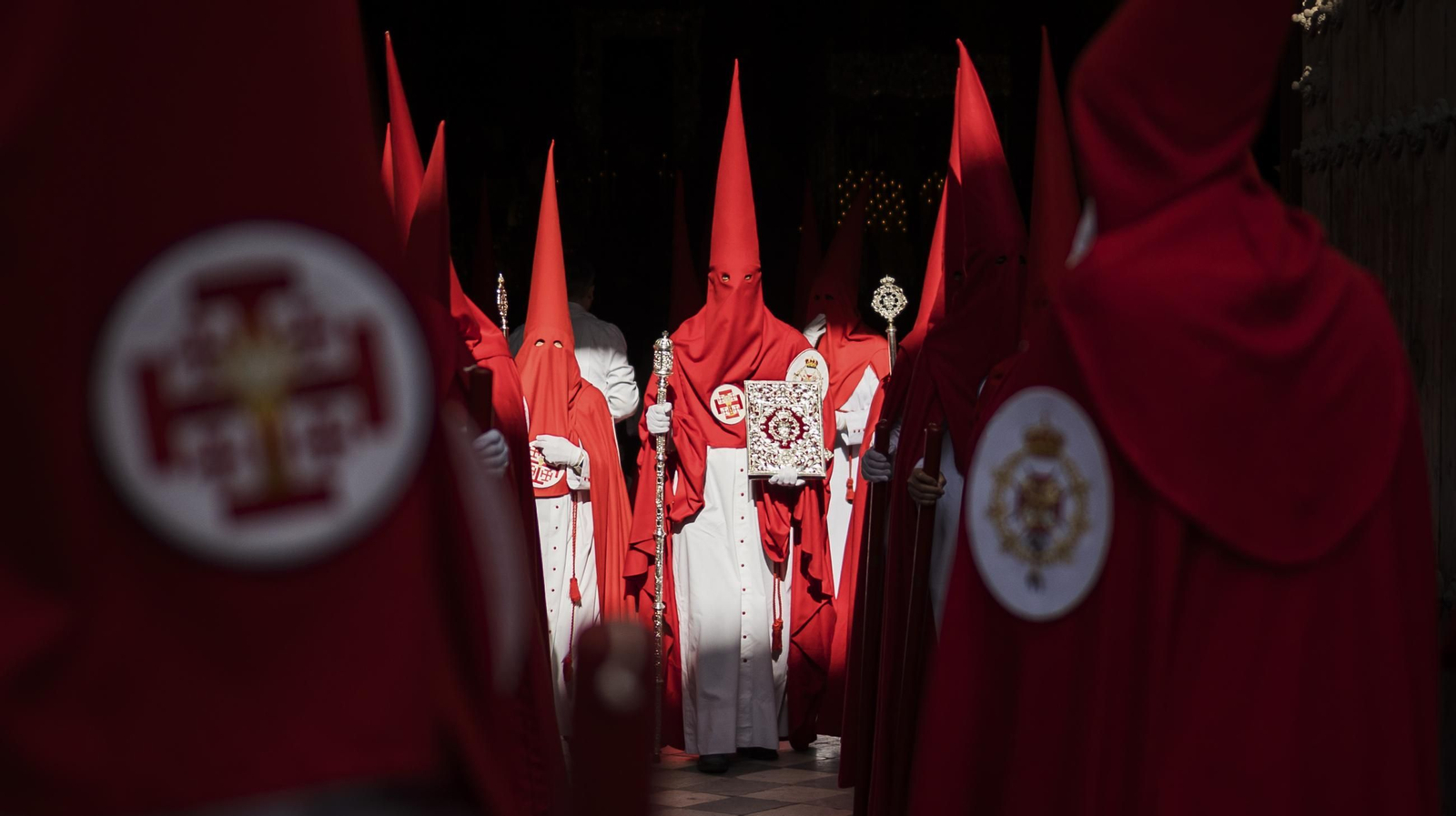 Imágenes de la Hermandad de la Cena en el Lunes Santo de Jerez 2025