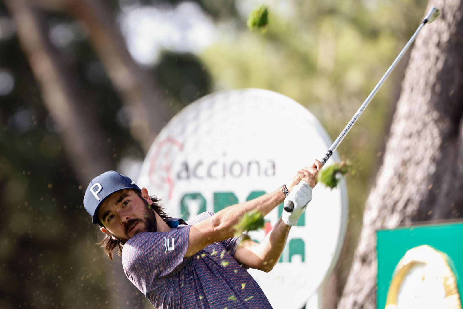Ángel Hidalgo hace frente al viento y eclipsa el buen inicio de Rahm.