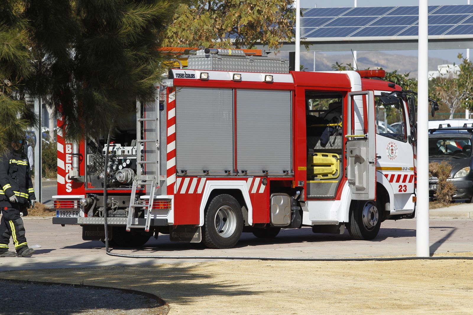 Las imágenes del simulacro de accidente con víctimas en la UAL