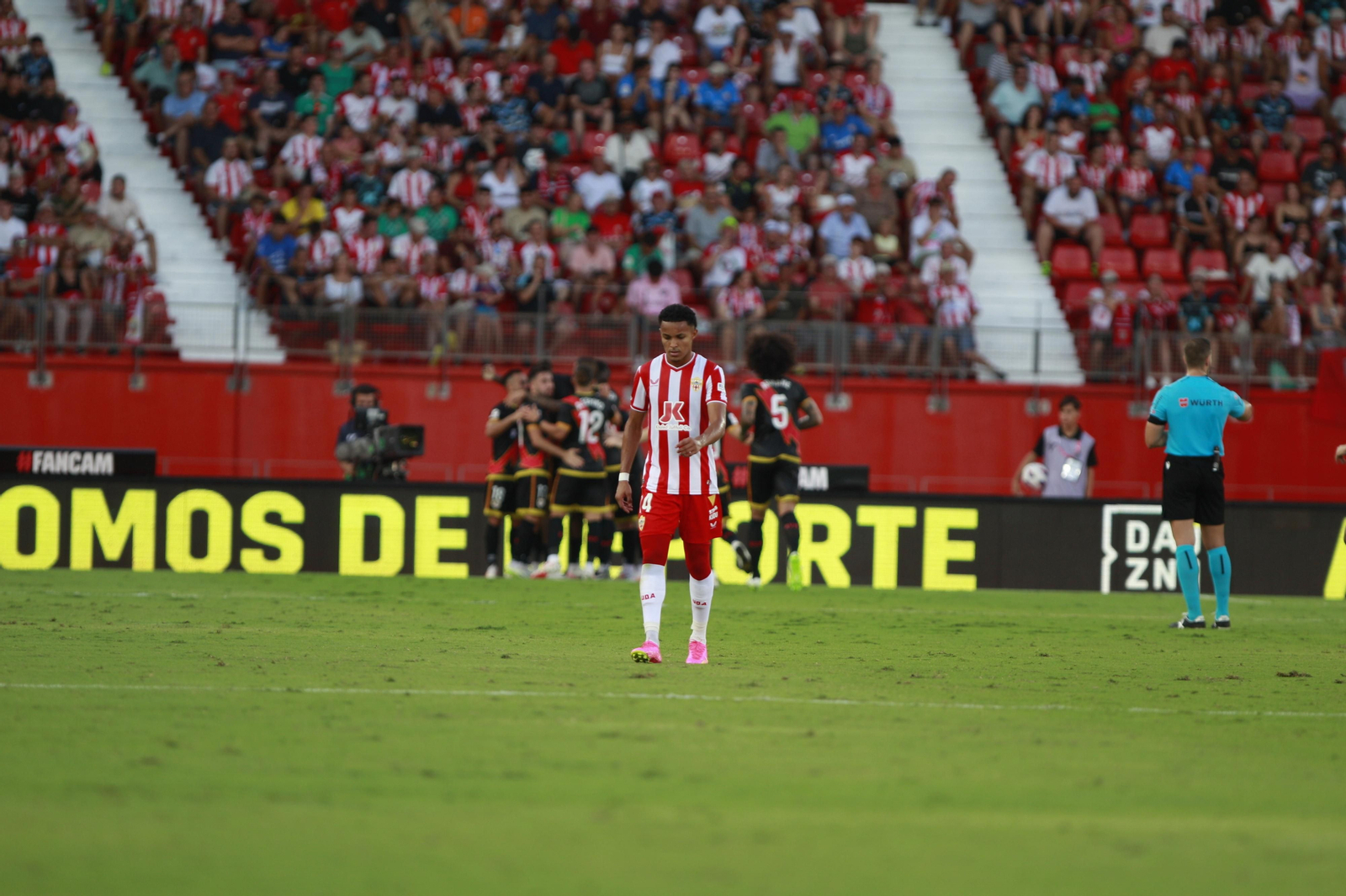 Imágenes del partido U.D. Almería-Rayo Vallecano