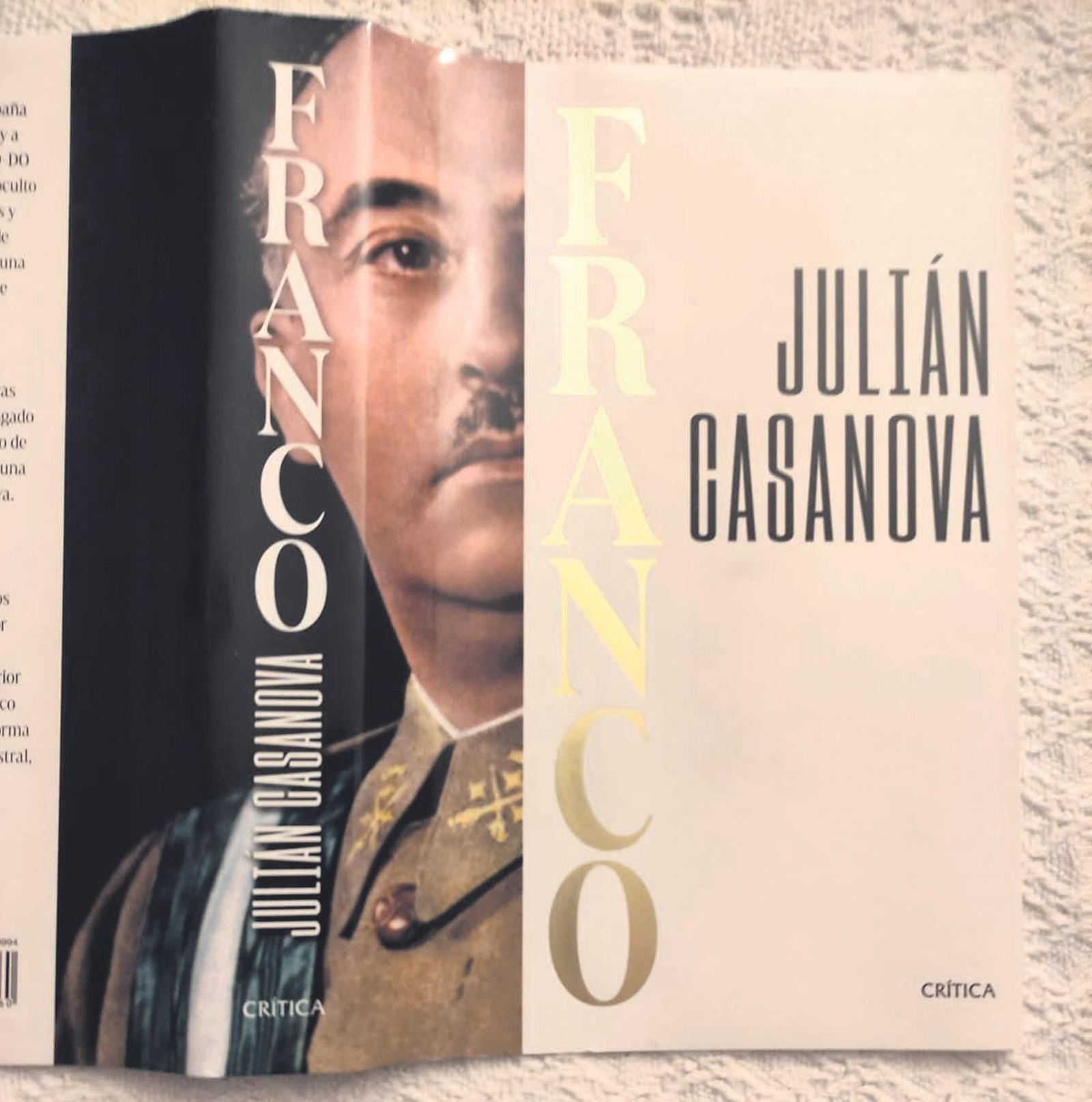 Portada de la biografía de Franco escrita por el historiador Julián Casanova.