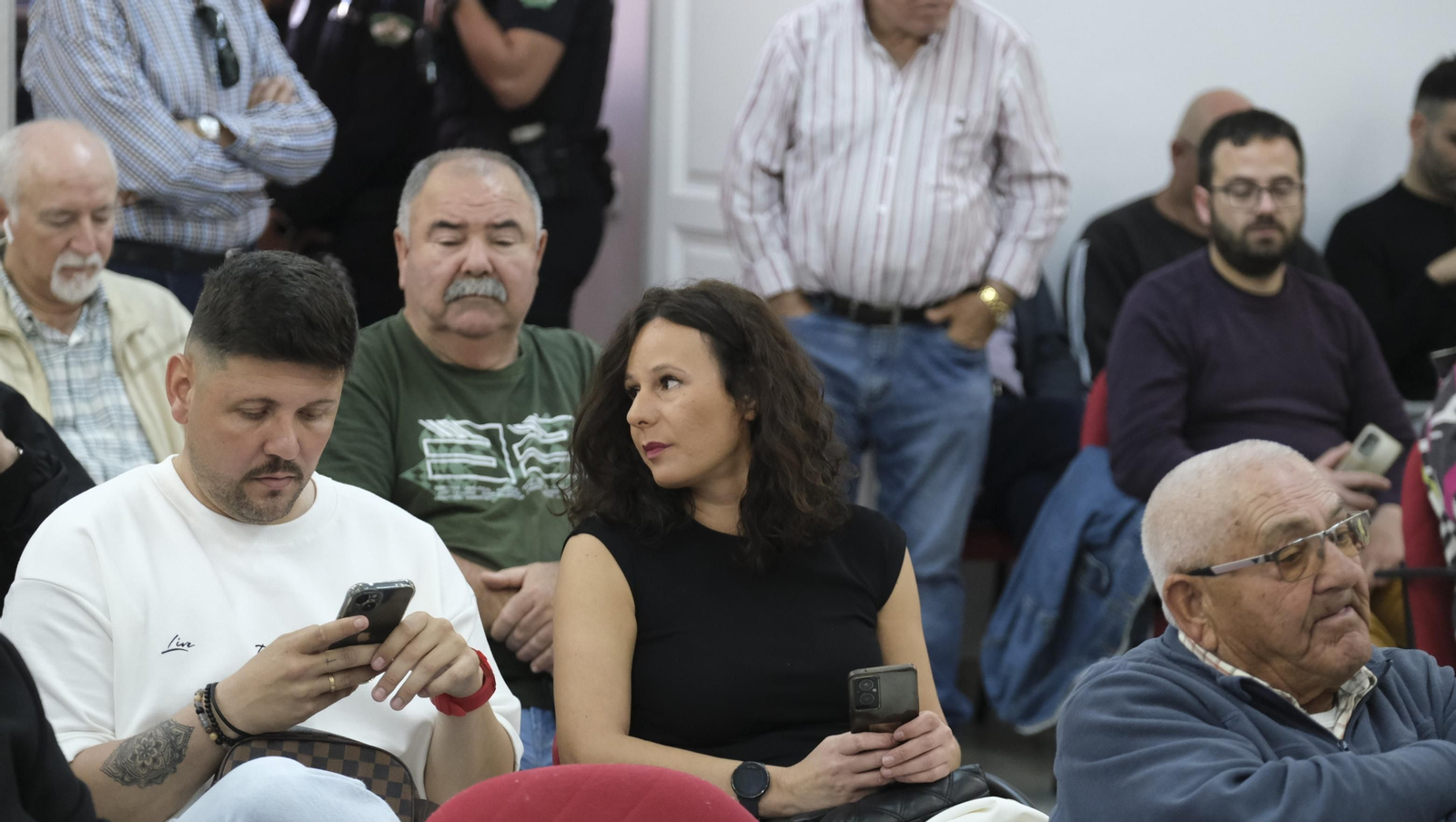 Las imágenes de la moción de censura en el Ayuntamiento de Carboneras