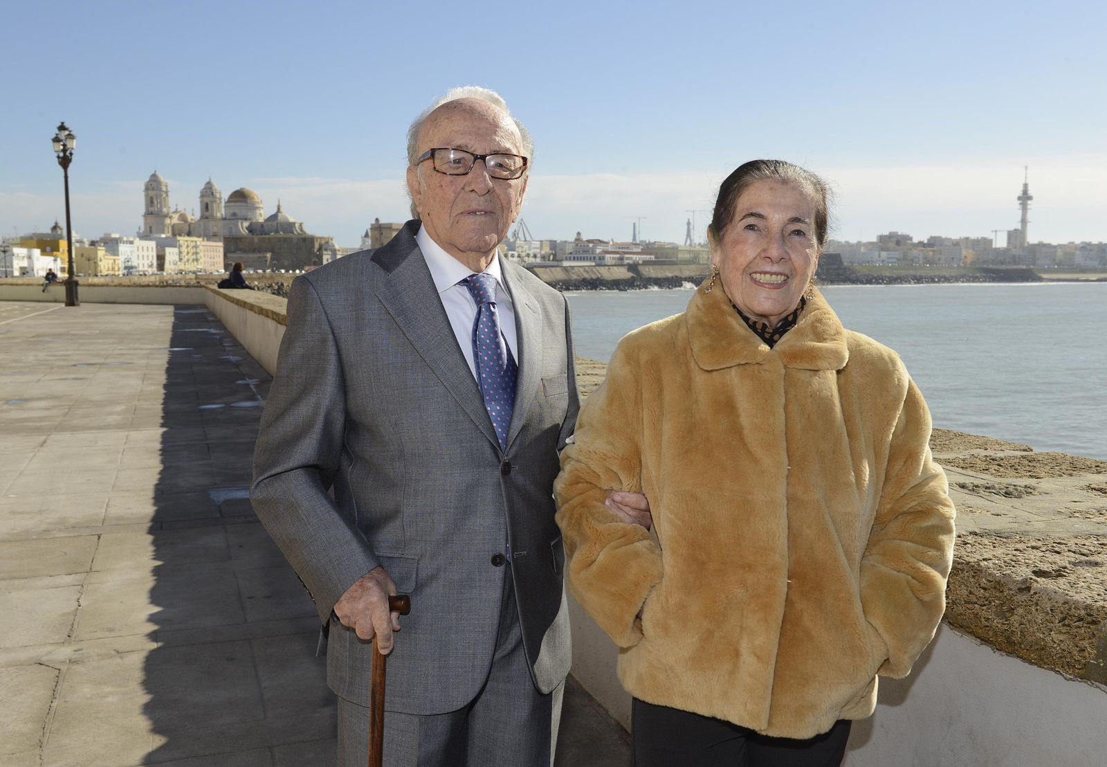 Alfonso del Valle Scapachini, Bendito, y su esposa Concha Aranda, hace unos años en el Campo del Sur.