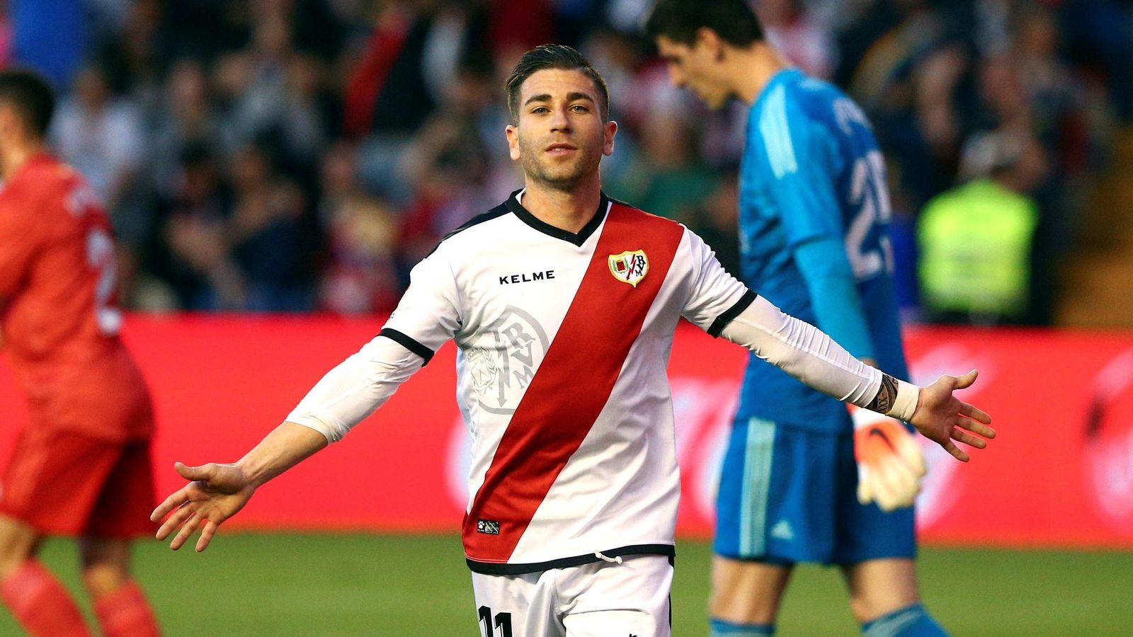 El extremo celebra un gol contra el Real Madrid en su etapa en Vallecas. El extremo celebra un gol contra el Real Madrid en su etapa en Vallecas.
