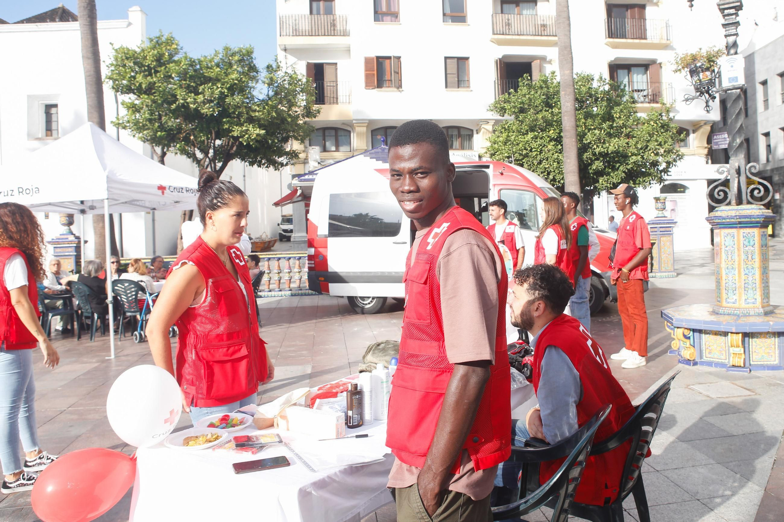 Fotos del Día de la Banderita de la Cruz Roja en la Plaza Alta de Algeciras