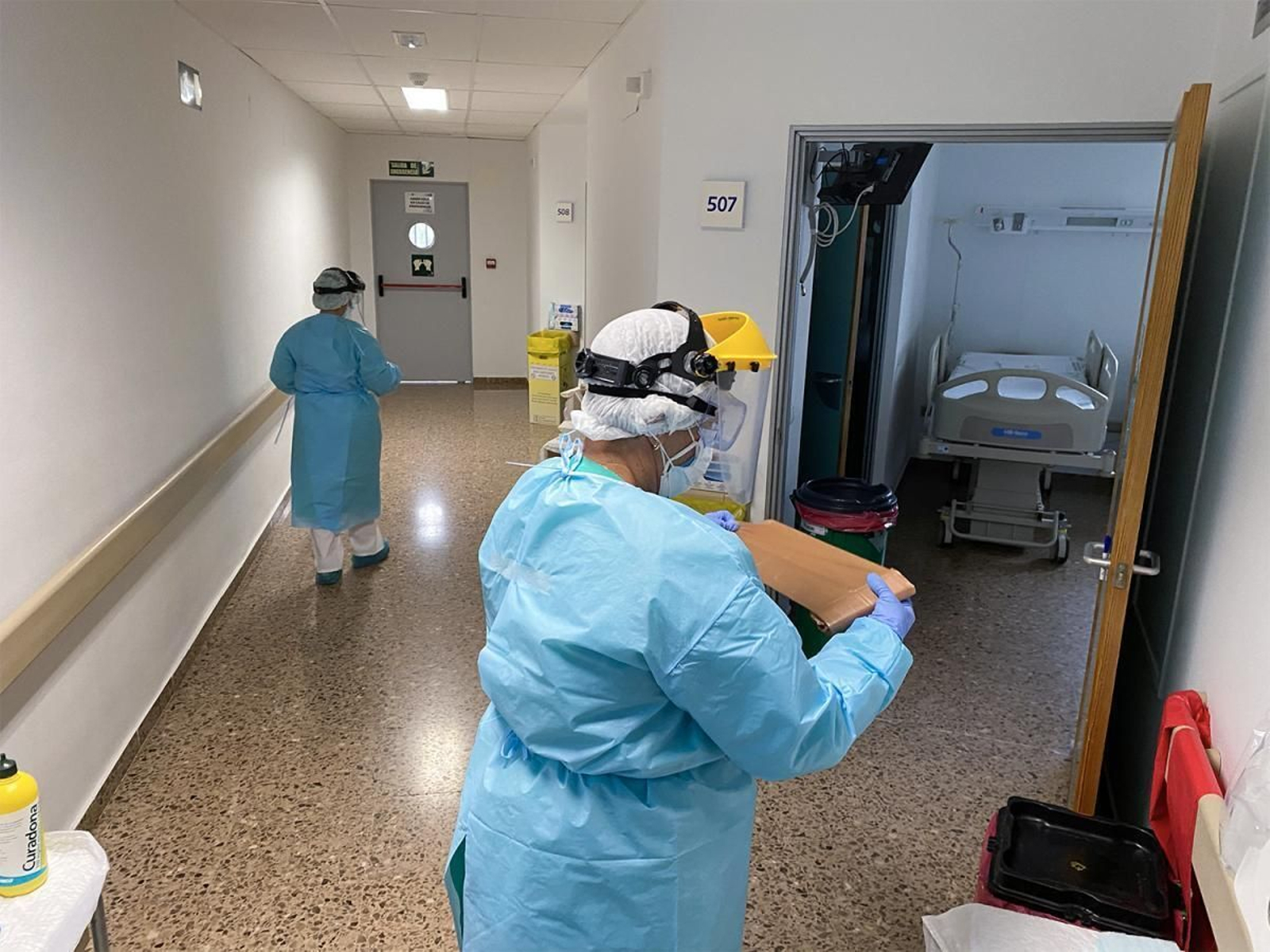 Profesionales sanitarios en el Hospital Infanta Margarita de Cabra. Profesionales sanitarios en el Hospital Infanta Margarita de Cabra.