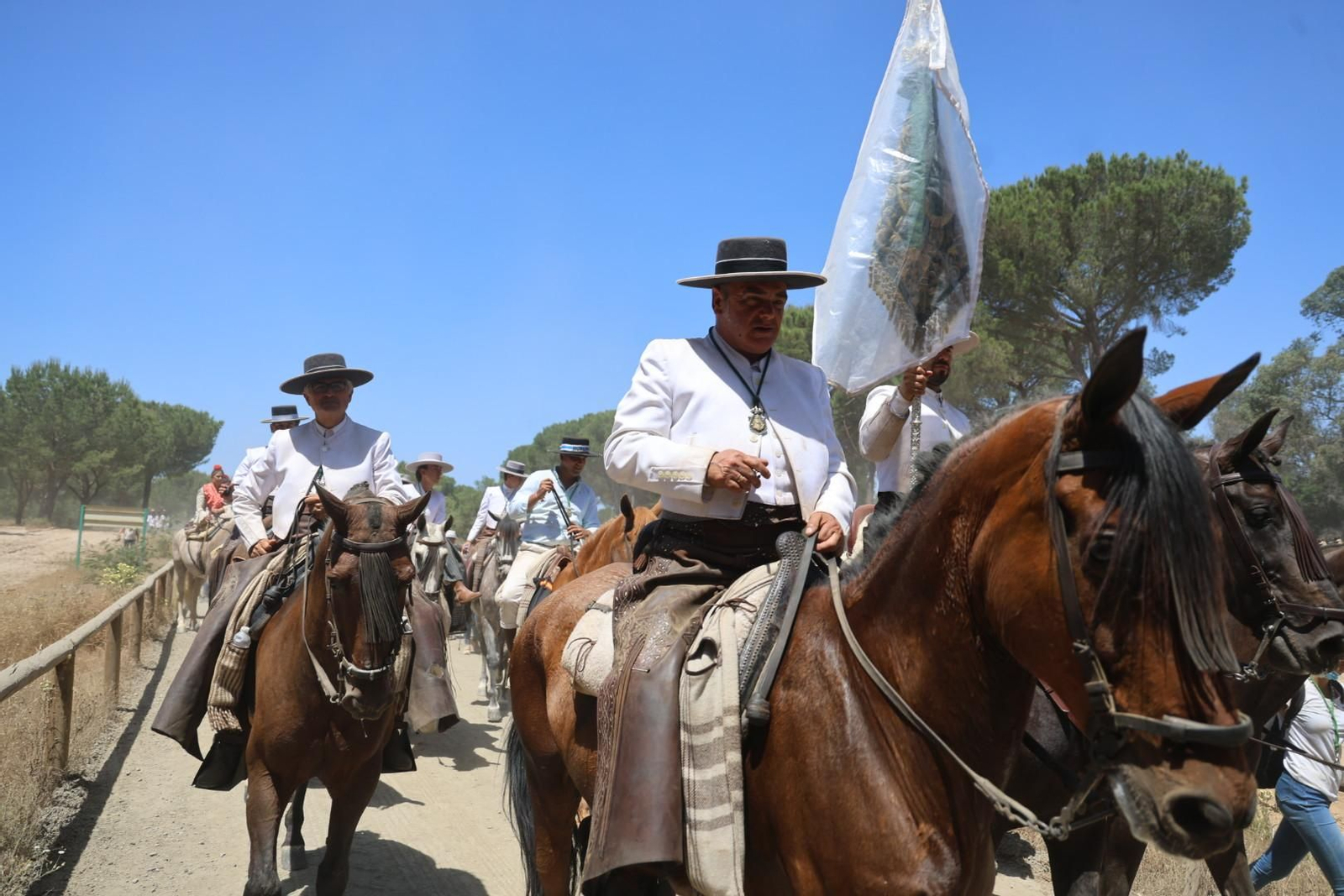 Rocío 2025: Las mejores imágenes de los peregrinos de la Hdad del Rocío de Huelva
