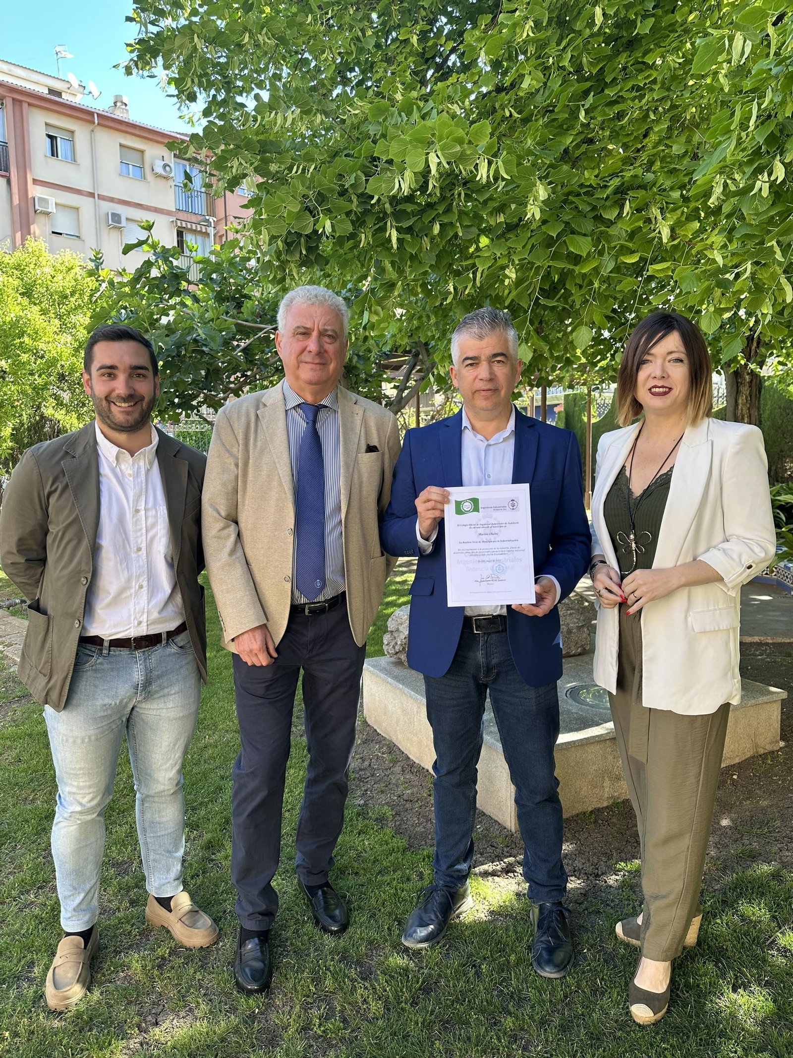 Distintivo Bandera Verde entregado a Martos.