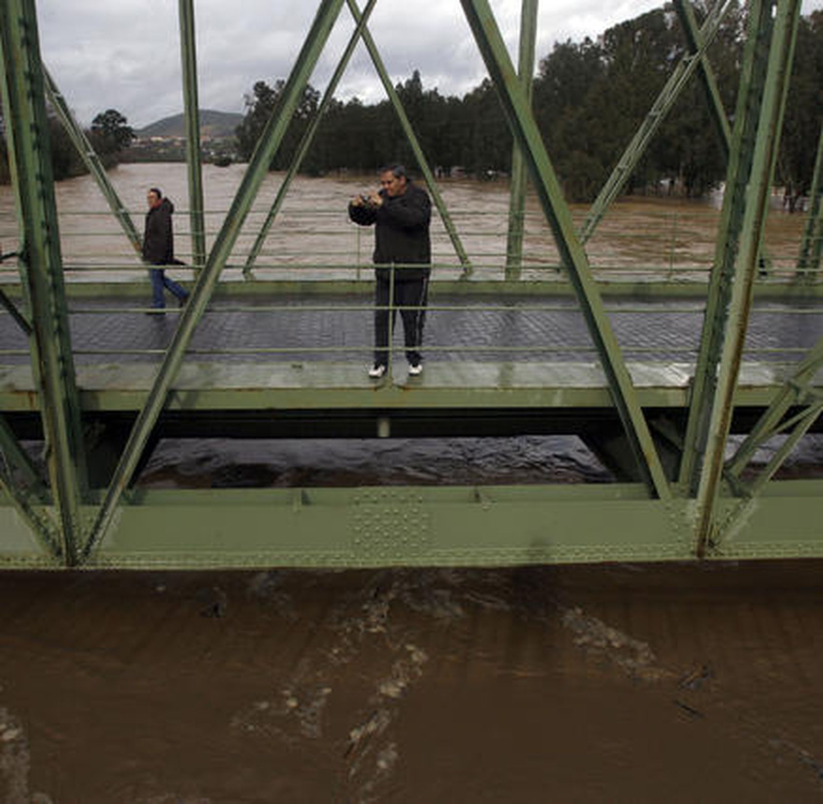 El río Guadalhorce a su paso por la estación de Cártama.

Foto: Migue Fernández, Sergio Camacho, Agencias
