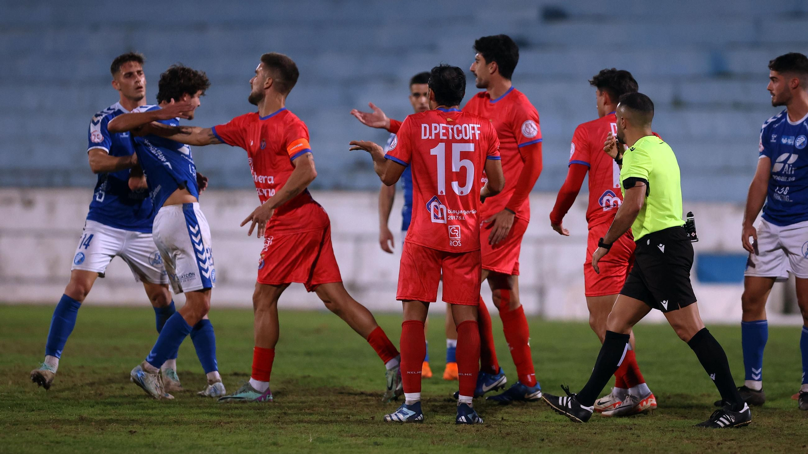 Imágenes del Xerez DFC contra la Deportiva Minerva en el Pedro Garrido de Jerez