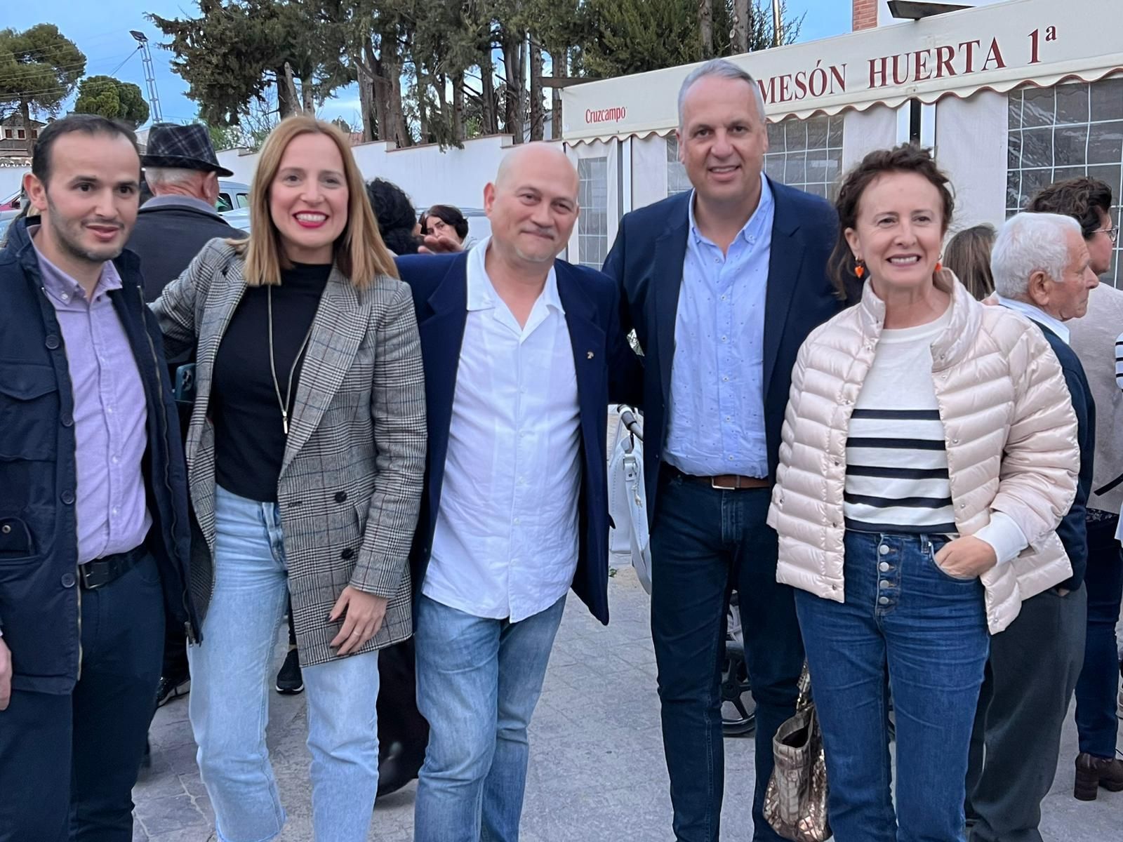 La cúpula del PSOE, con su candidato en Setenil, Sebastián Bermúdez.