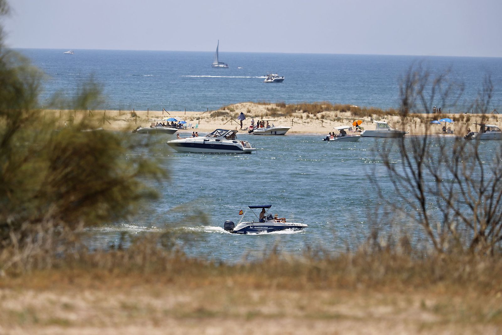 Ambiente en las playas de Huelva en el domingo 2 de julio