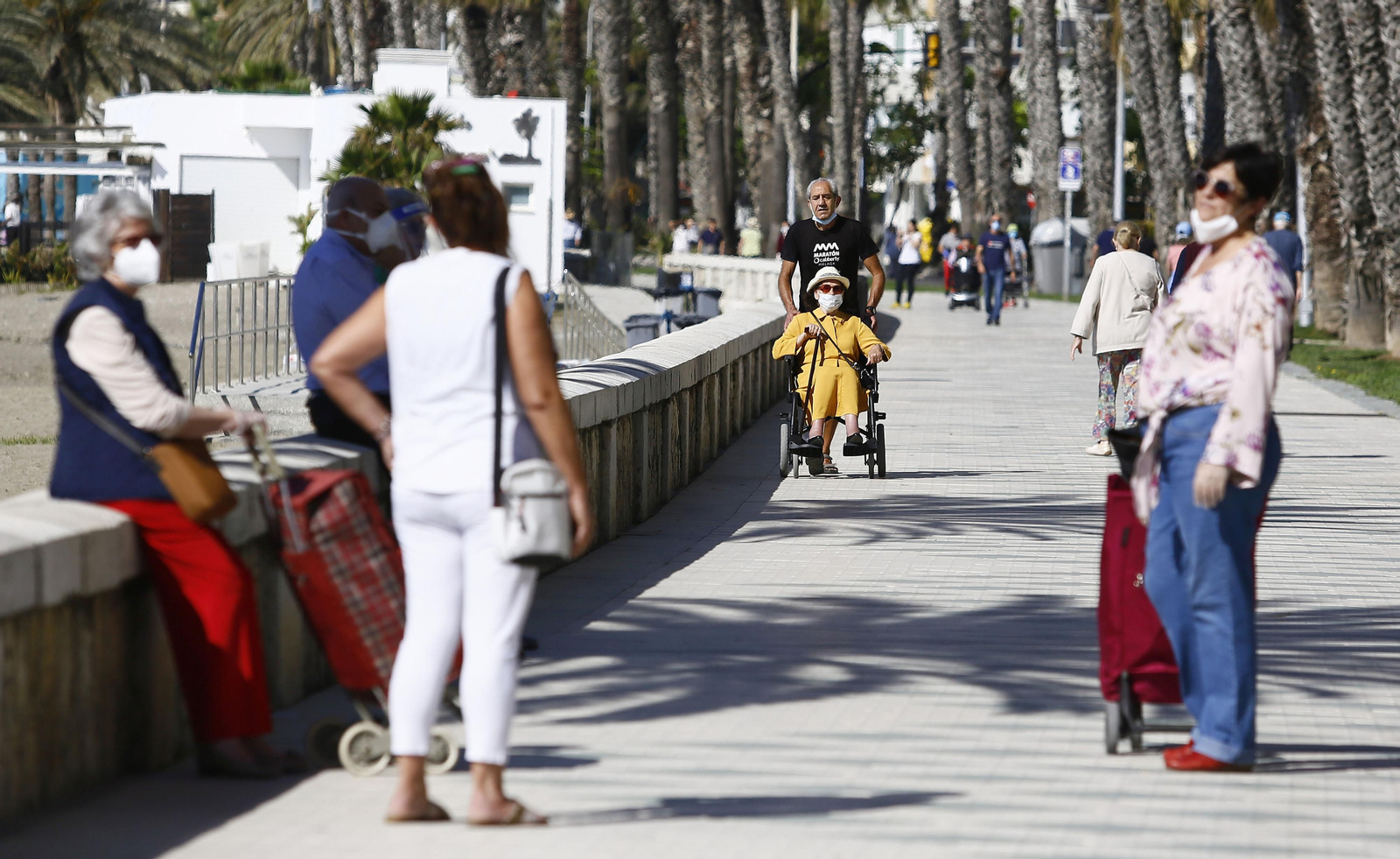 Fotos: Los mayores vuelven a sus paseos