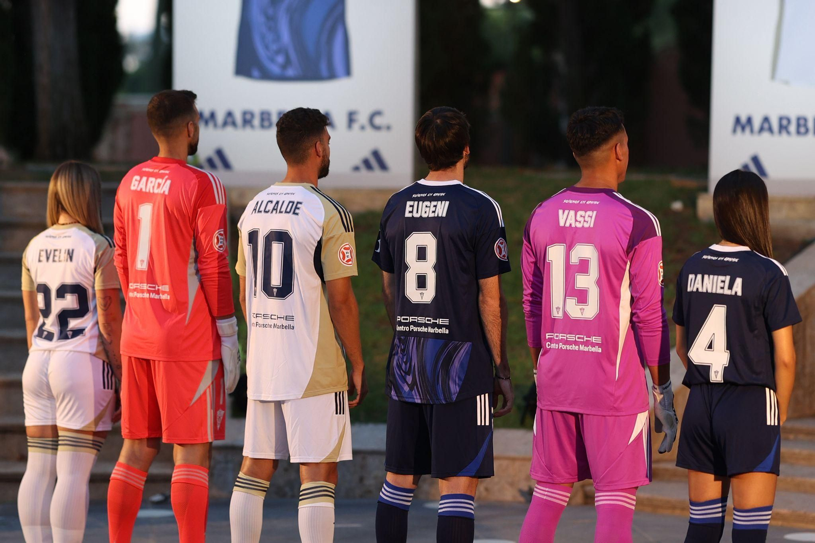 Así son las camisetas del Marbella FC 2025/2026