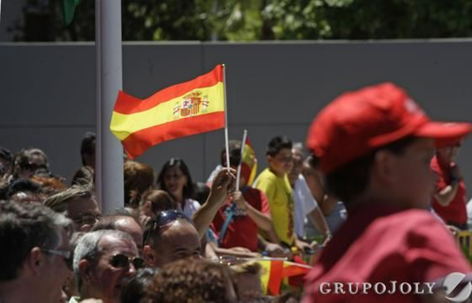 Don Juan Carlos muestra su apoyo a los pescadores y a la Guardia Civil por el trabajo que realizan./Erasmo Fenoy
