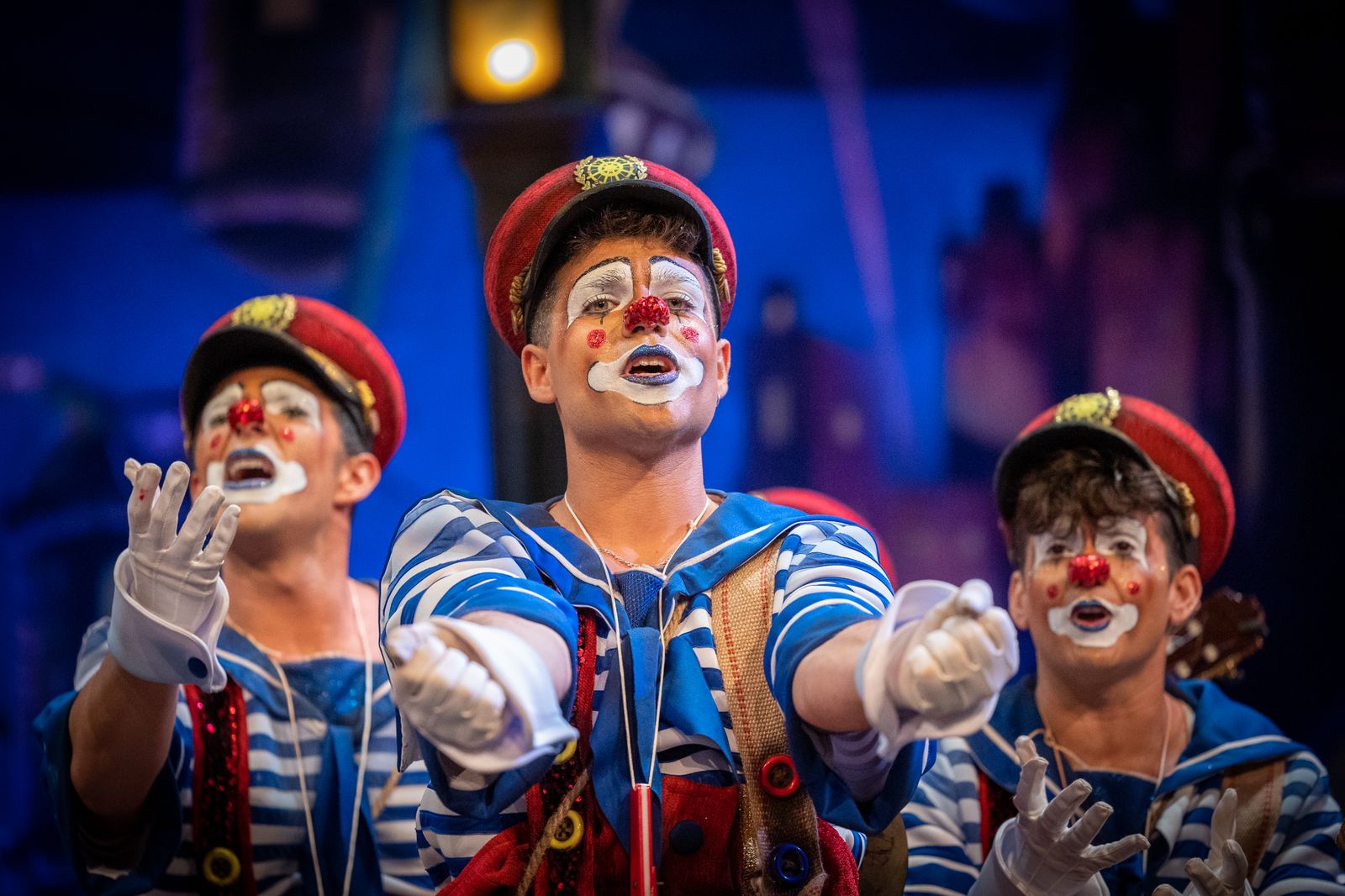 Comparsa Y seguimos cantando