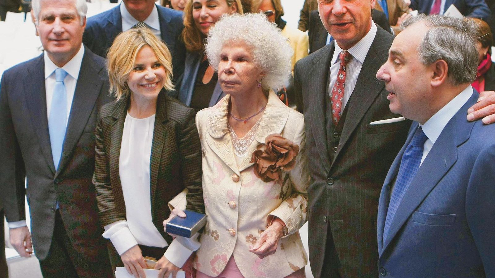 Cayetana con cinco de sus seis hijos: Carlos, Jacobo, Fernando, Cayetano y Eugenia. Sólo falta Alfonso.