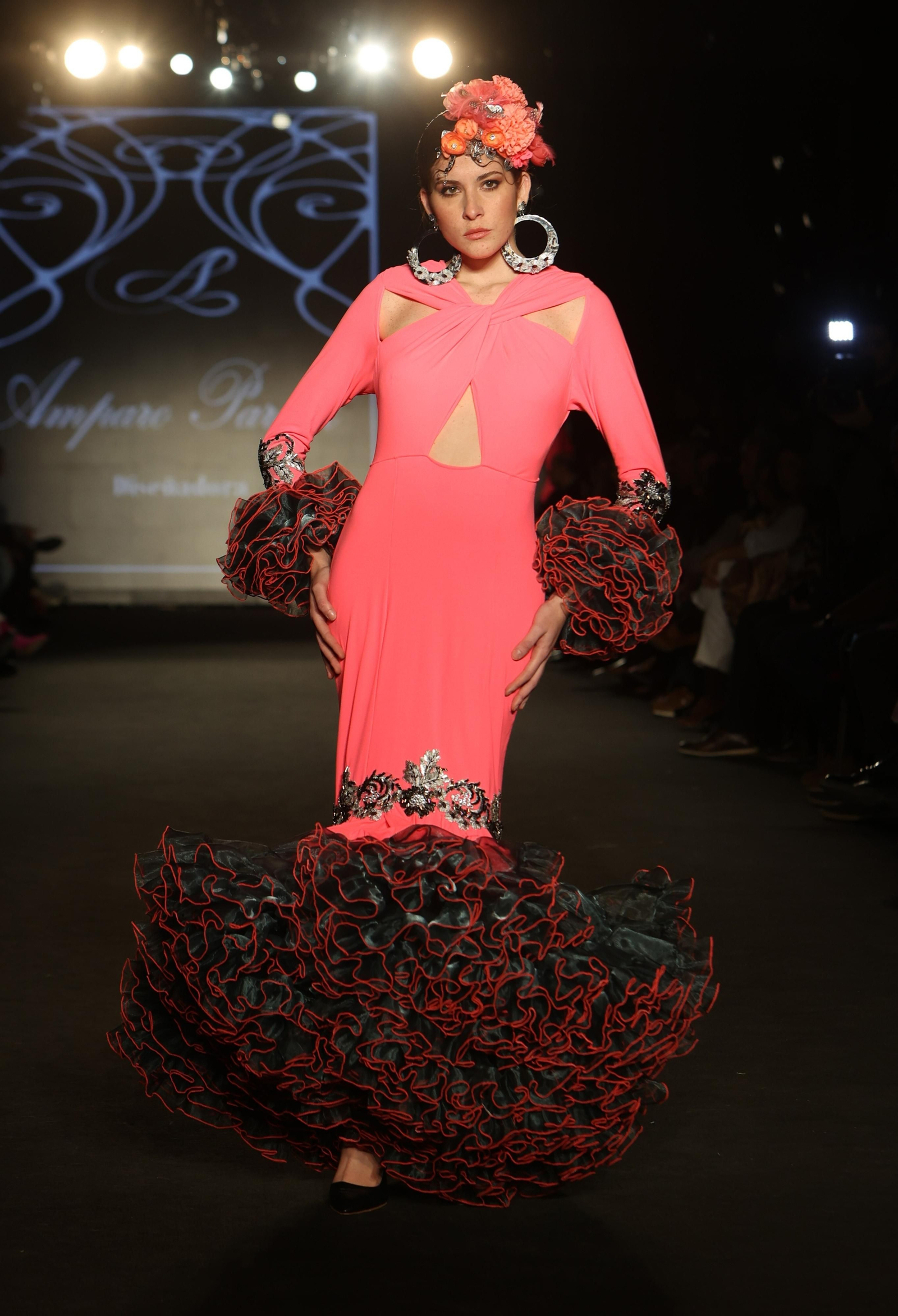 El elegante desfile de la diseñadora malagueña Amparo Pardal en We Love Flamenco 2023